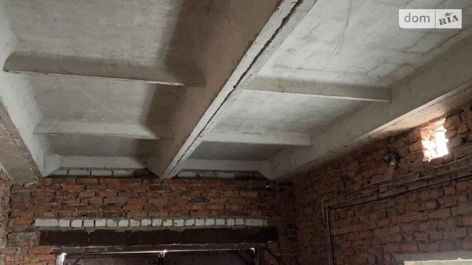 Продается дом на 2 этажа 210 кв. м с гаражом, цена: 30000 $ - фото 2