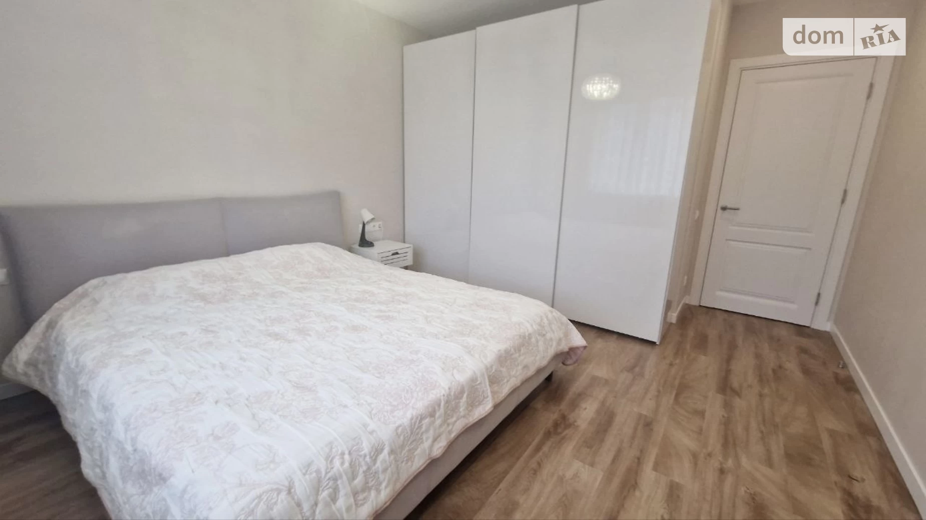 Продається 2-кімнатна квартира 70 кв. м у Києві, вул. Андрія Аболмасова(Панельна), 7 - фото 2