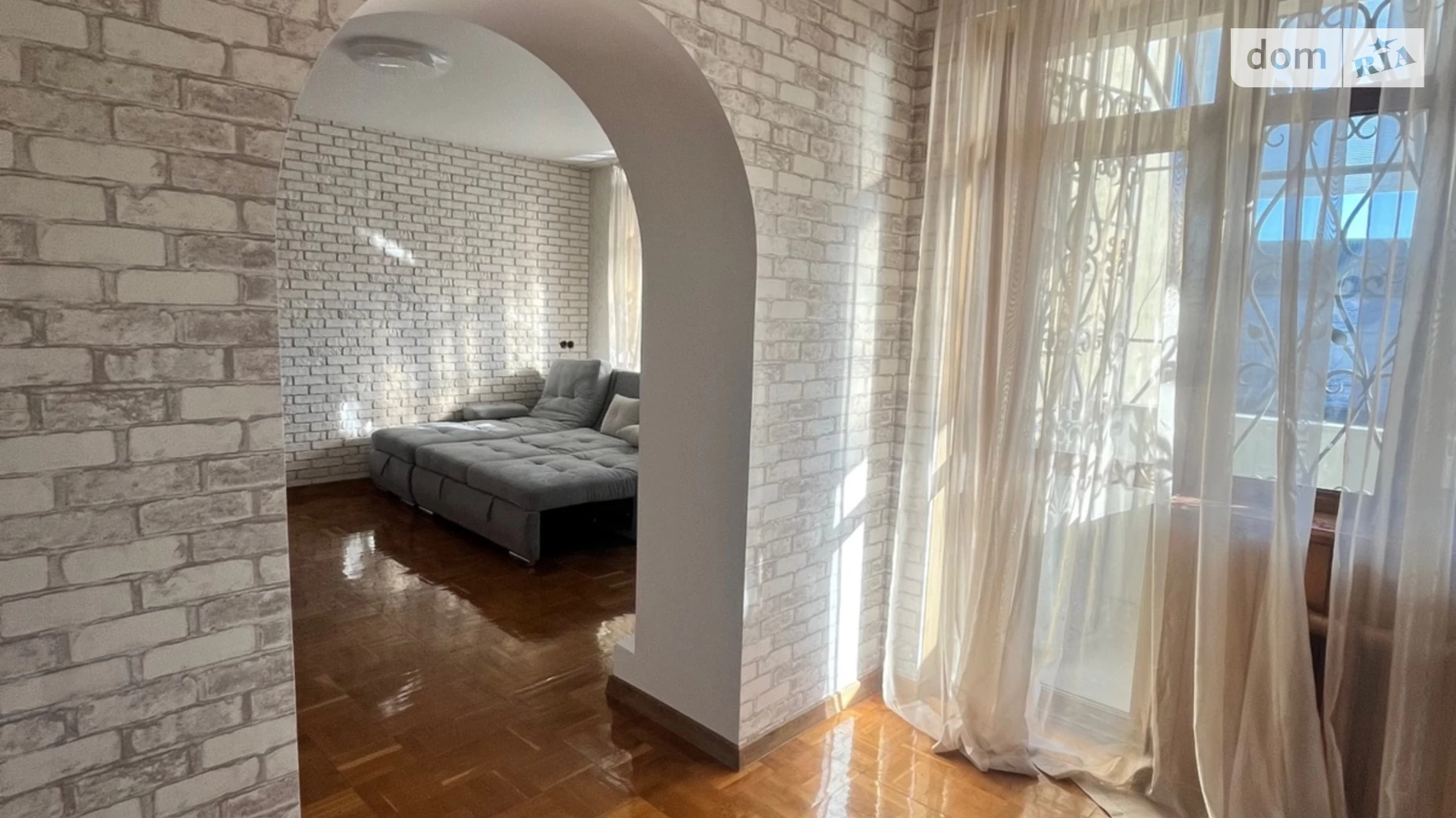 Продается дом на 3 этажа 380 кв. м с подвалом, цена: 250000 $ - фото 3