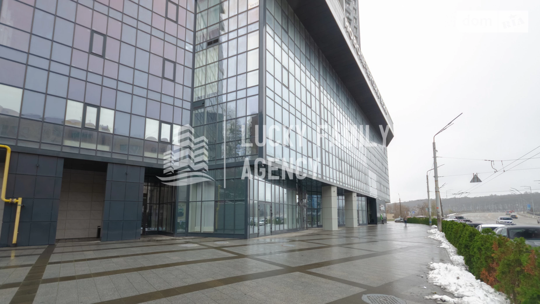 Сдается в аренду офис 145 кв. м в бизнес-центре, цена: 3300 $ - фото 2