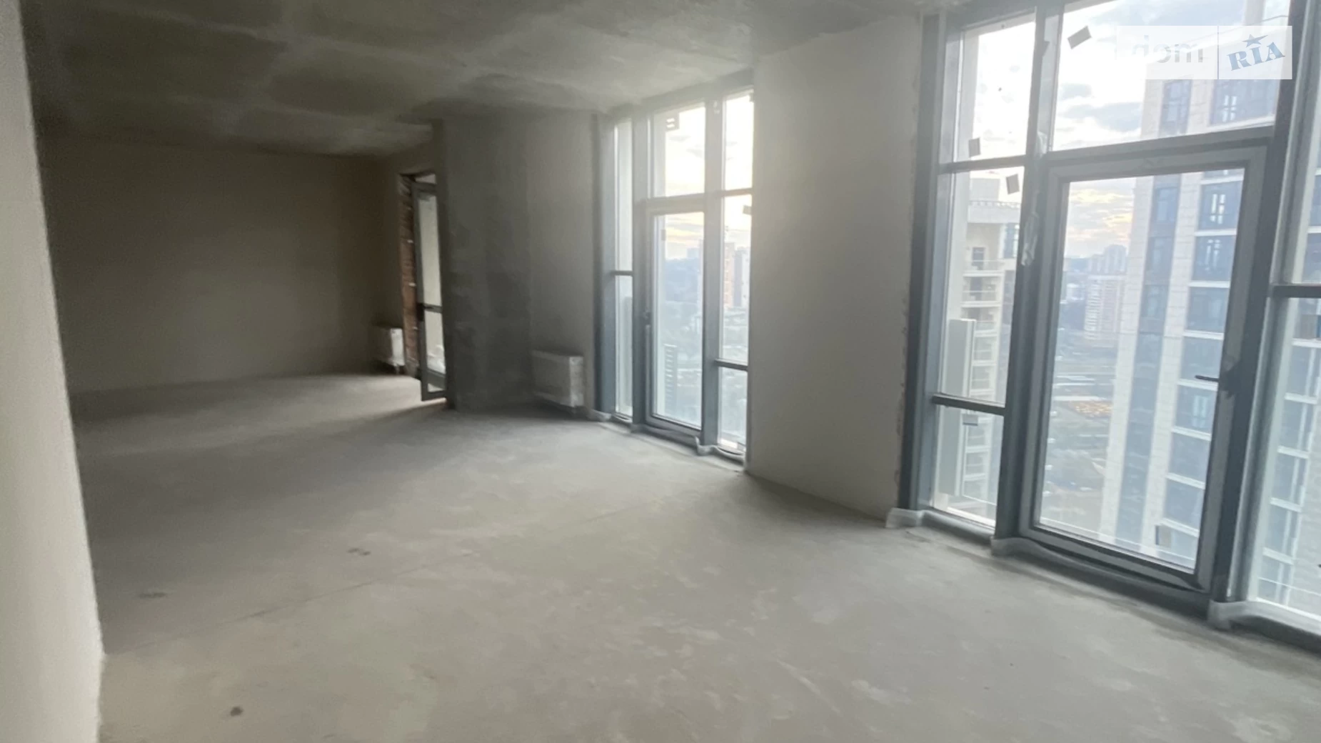 Продается 4-комнатная квартира 104 кв. м в Киеве, ул. Андрея Верхогляда(Драгомирова), 19А - фото 2