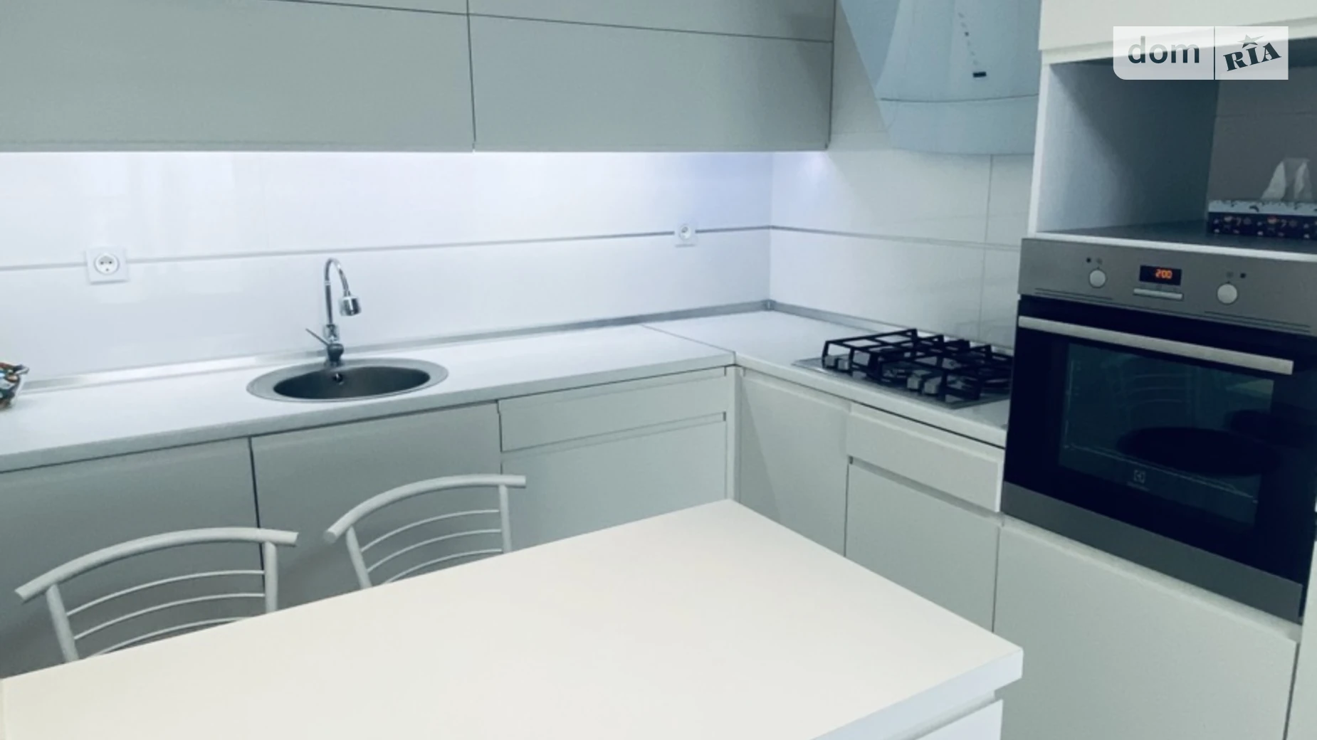 Сдается в аренду 2-комнатная квартира 68 кв. м в Хмельницком, ул. Сечевых Стрельцов - фото 2