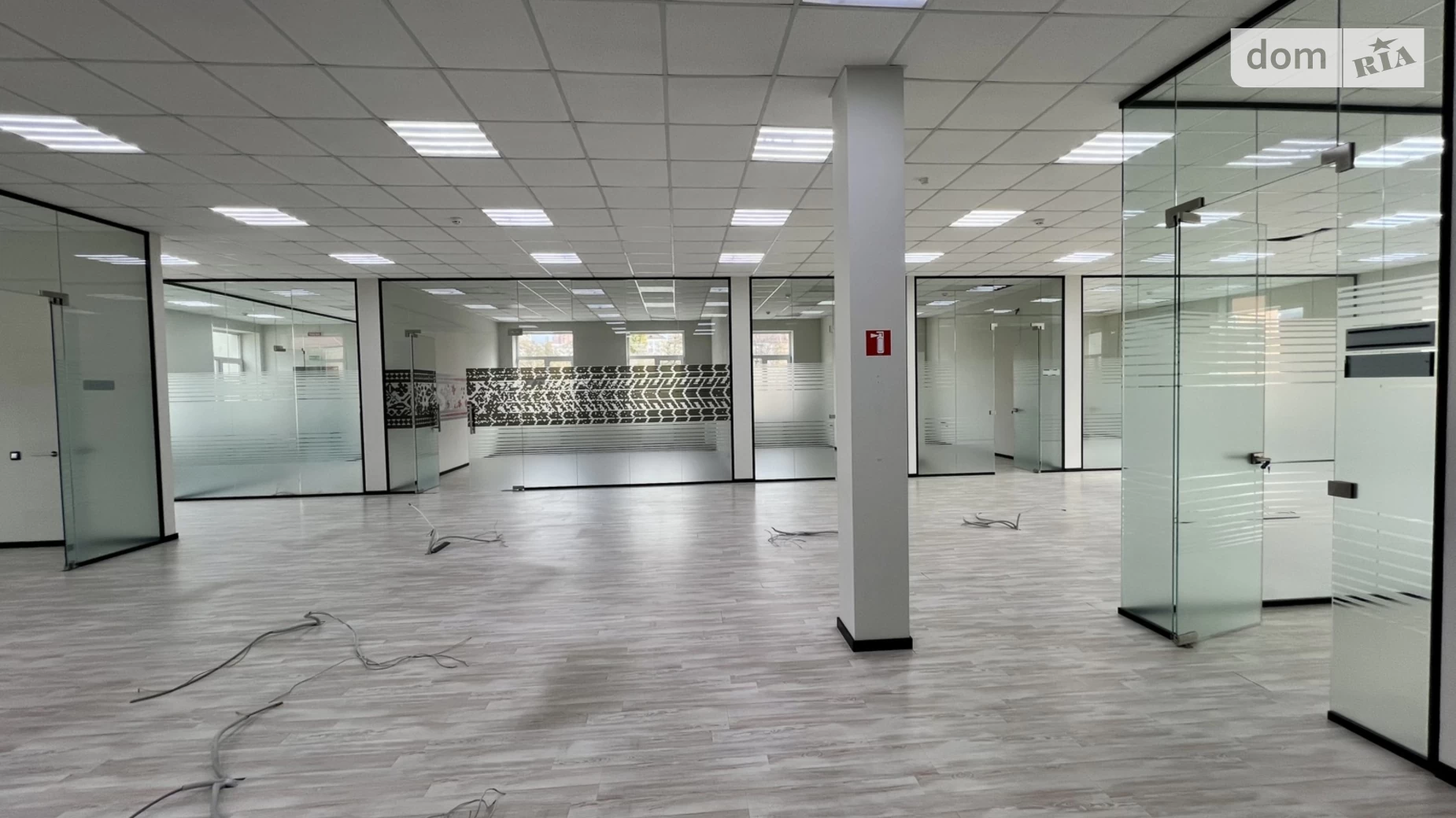 Сдается в аренду офис 900 кв. м в бизнес-центре, цена: 450000 грн - фото 3
