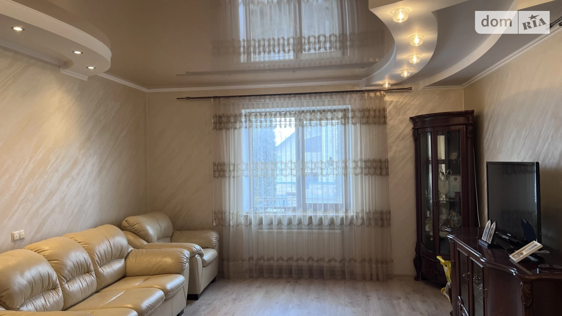 Продается дом на 2 этажа 309 кв. м с верандой, цена: 220000 € - фото 3