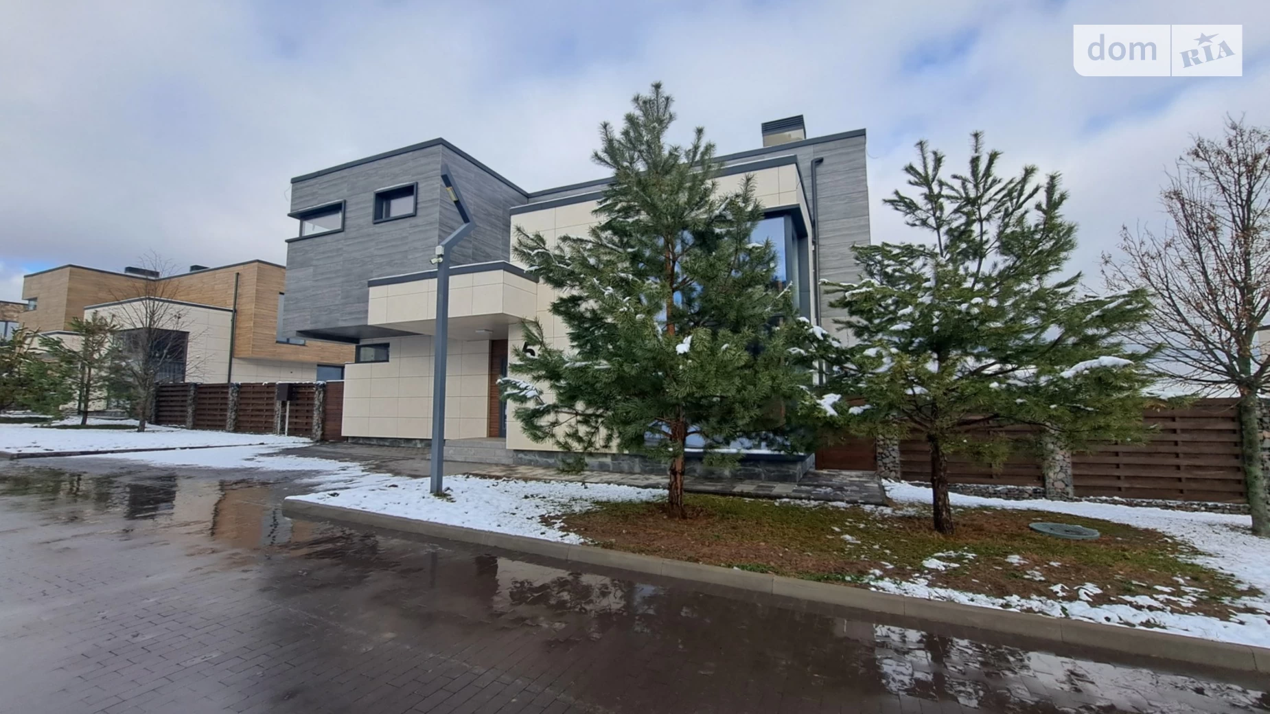 Продается дом на 2 этажа 263 кв. м с бассейном, цена: 375000 $ - фото 3