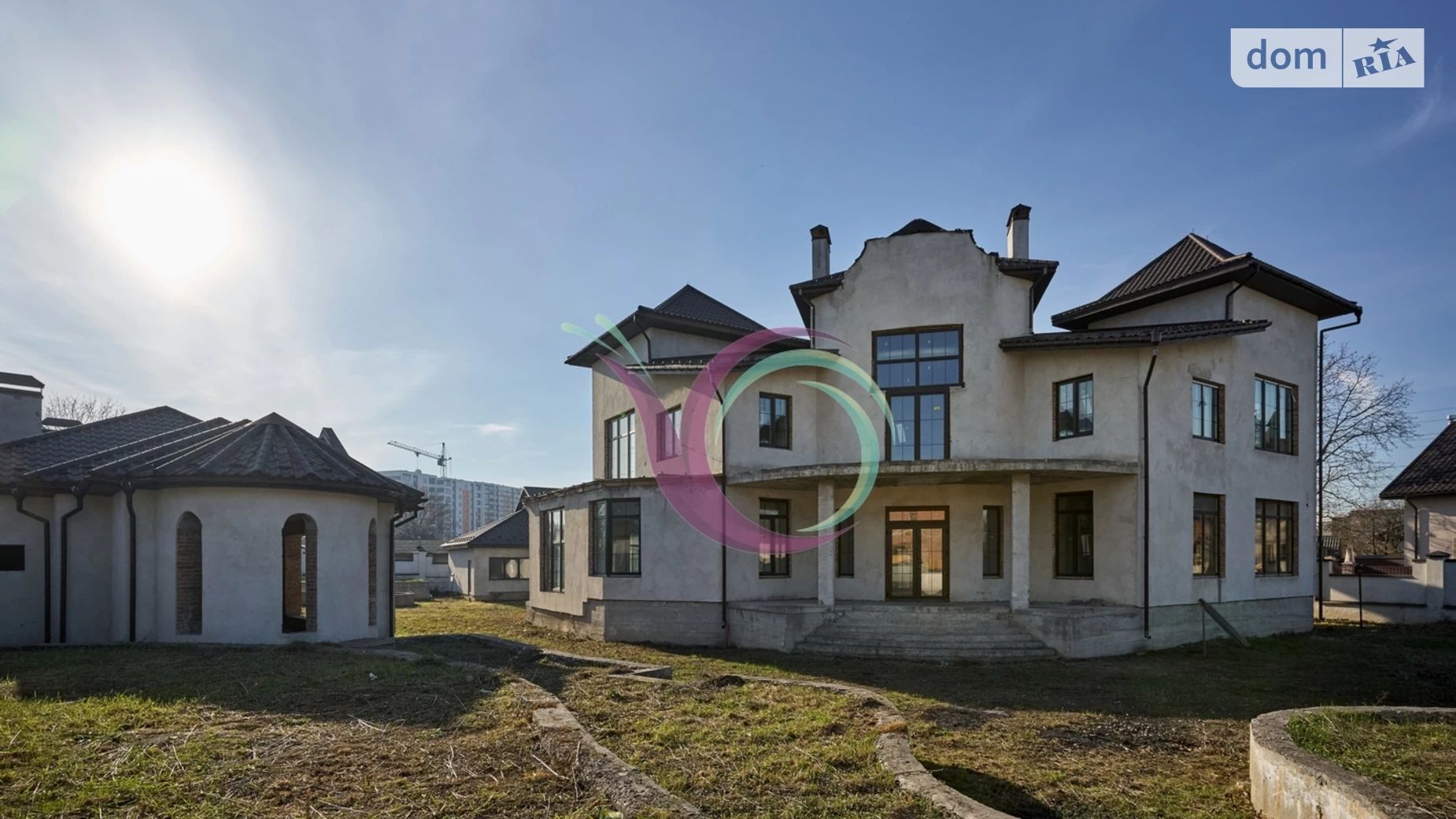 Продается дом на 2 этажа 538 кв. м с террасой, цена: 630000 $ - фото 2