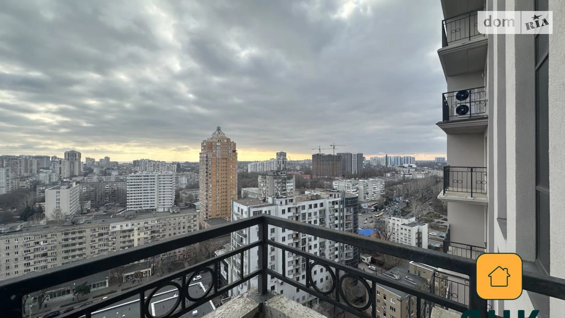 Продається 3-кімнатна квартира 111 кв. м у Одесі, Фонтанська дор., 25 корпус 2 - фото 3
