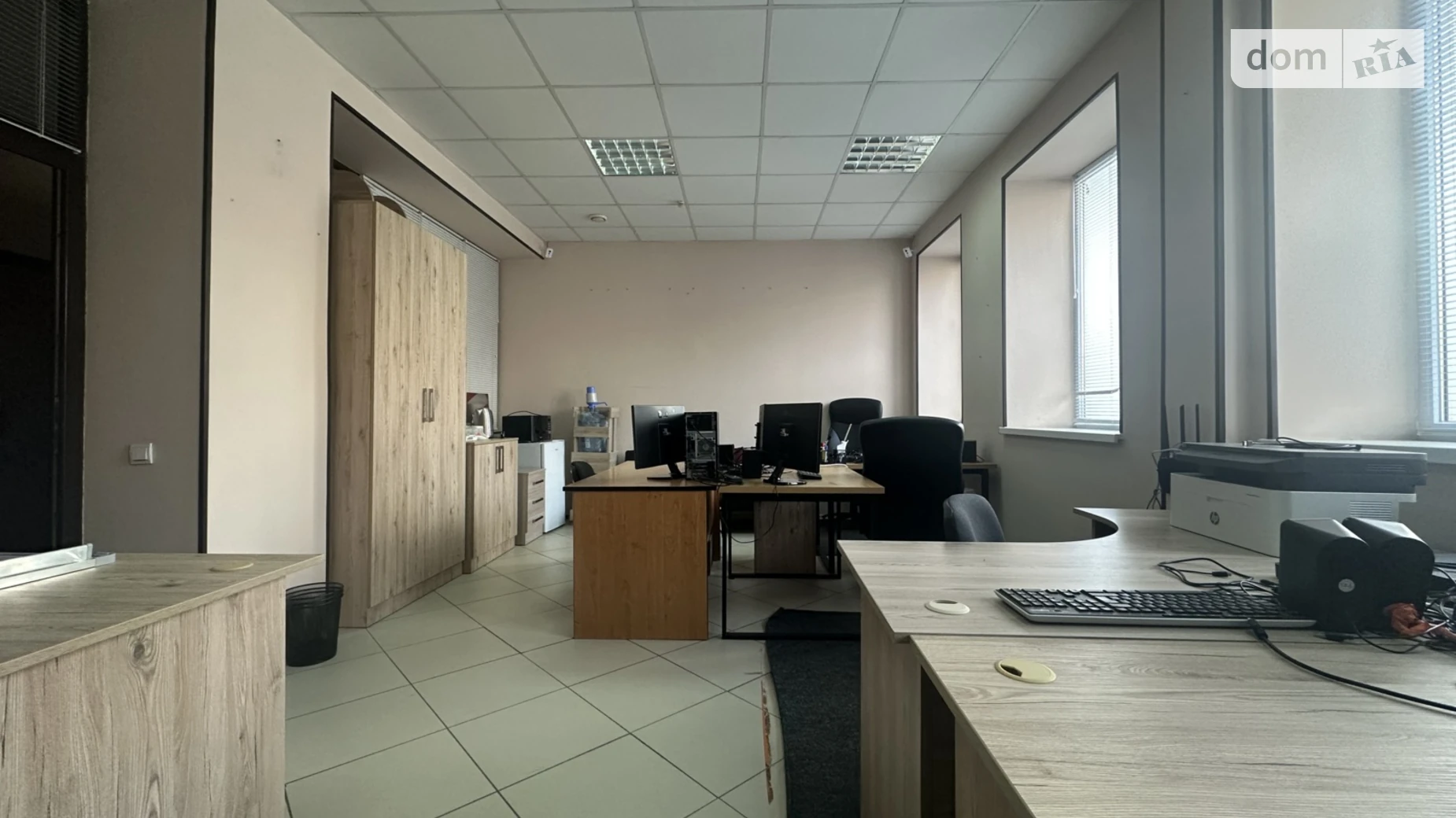 Сдается в аренду офис 32 кв. м в бизнес-центре, цена: 6500 грн - фото 2