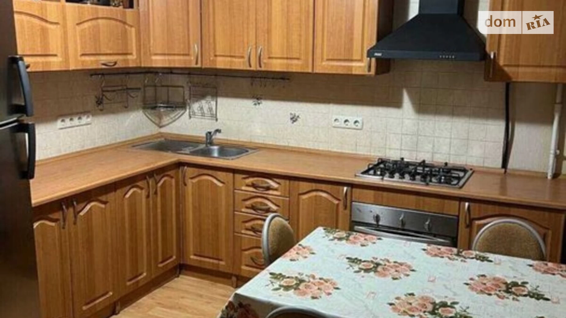 Продается 2-комнатная квартира 70.9 кв. м в Киеве, ул. Пражская, 30 - фото 2