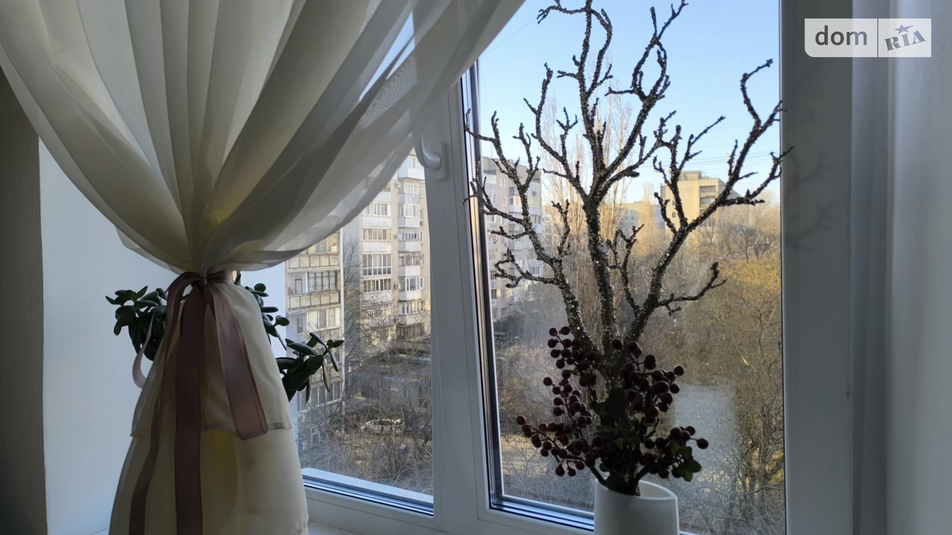 Продается 3-комнатная квартира 79 кв. м в Одессе, ул. Солнечная, 8 - фото 2