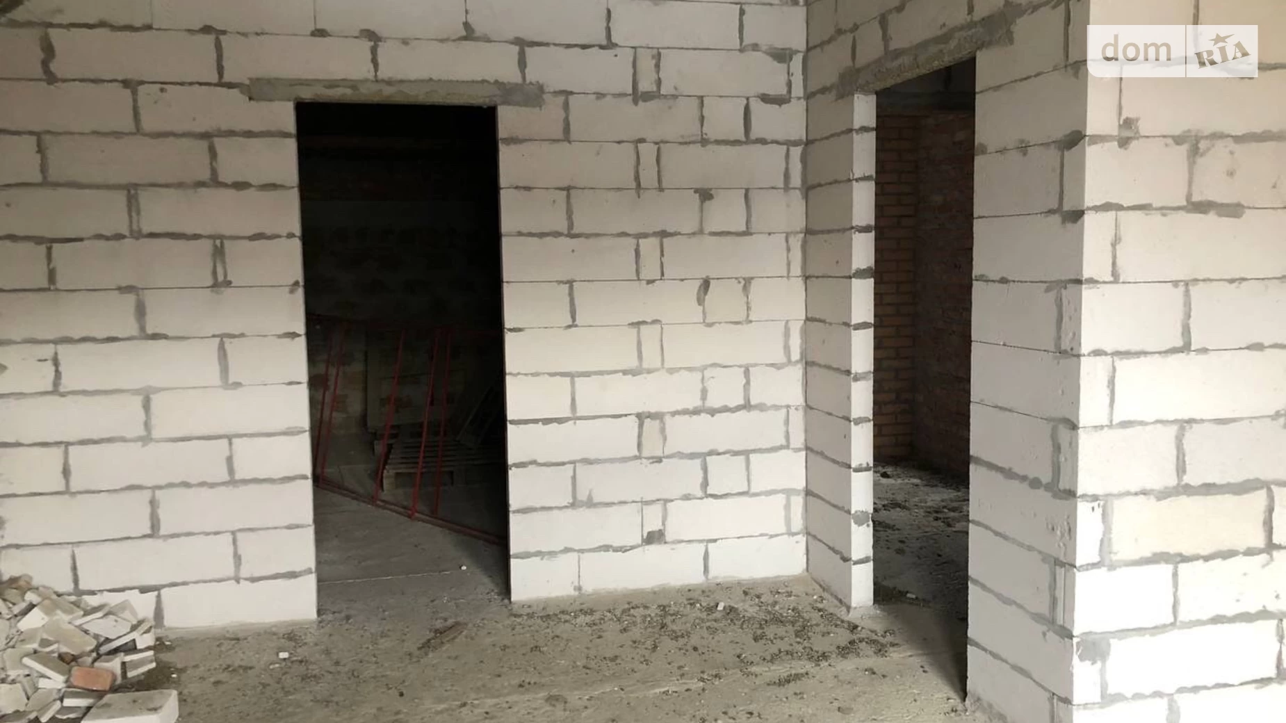 Продается дом на 2 этажа 220 кв. м с гаражом, цена: 75000 € - фото 4