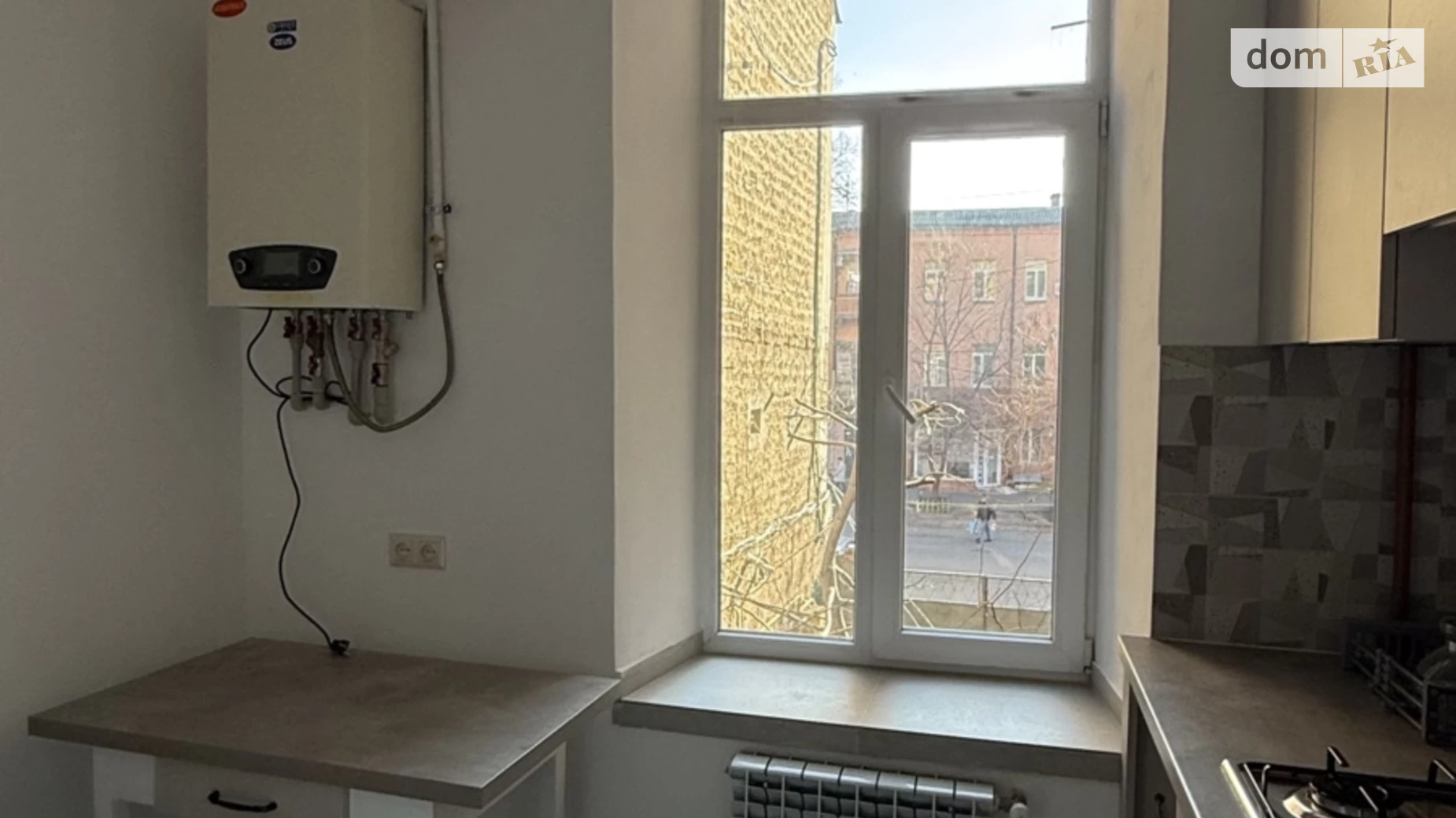 Продается 3-комнатная квартира 48 кв. м в Одессе, ул. Базарная, 102 - фото 2