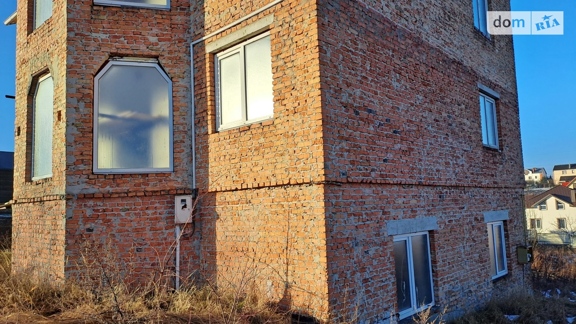 Продается дом на 3 этажа 270 кв. м с садом, цена: 49000 $ - фото 4