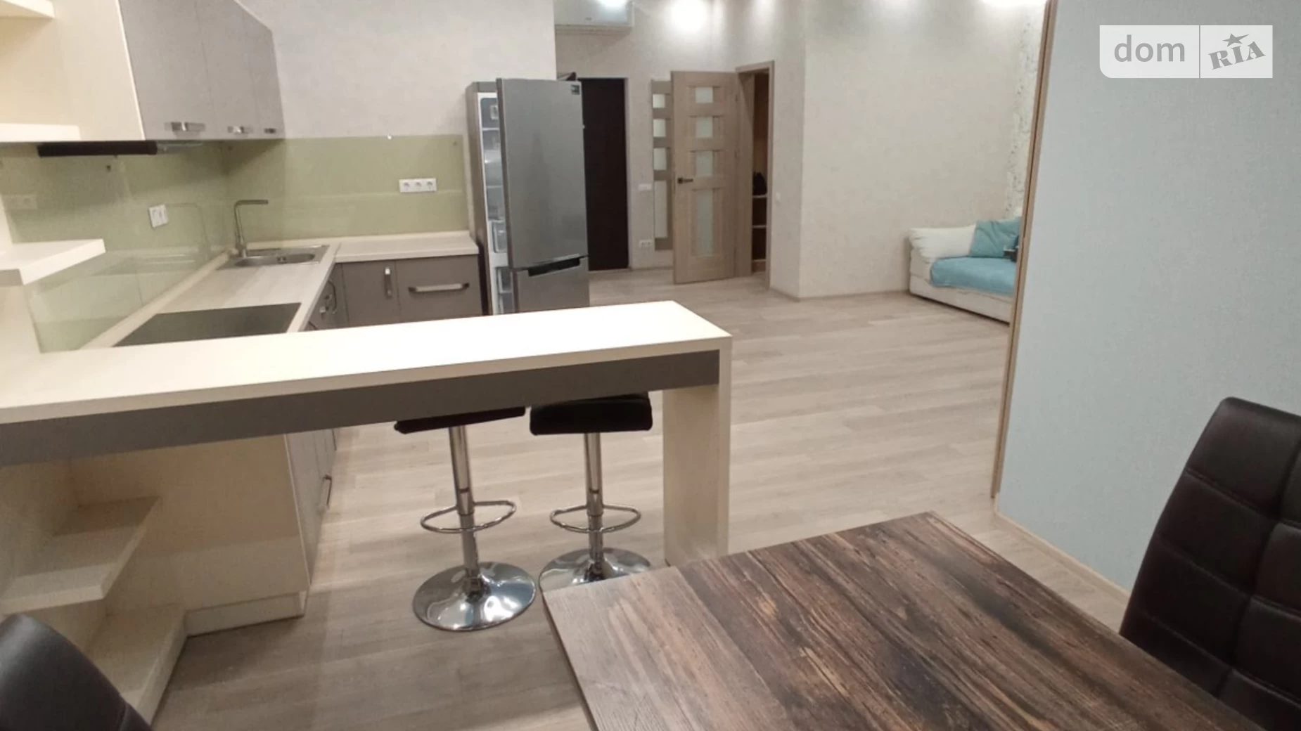 Продается 1-комнатная квартира 56 кв. м в Одессе, бул. Французский - фото 2