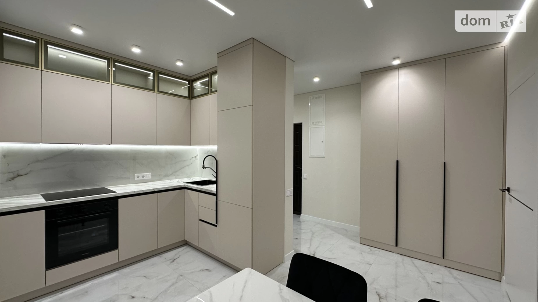 Продается 2-комнатная квартира 66 кв. м в Одессе, ул. Жемчужная, 10 - фото 2