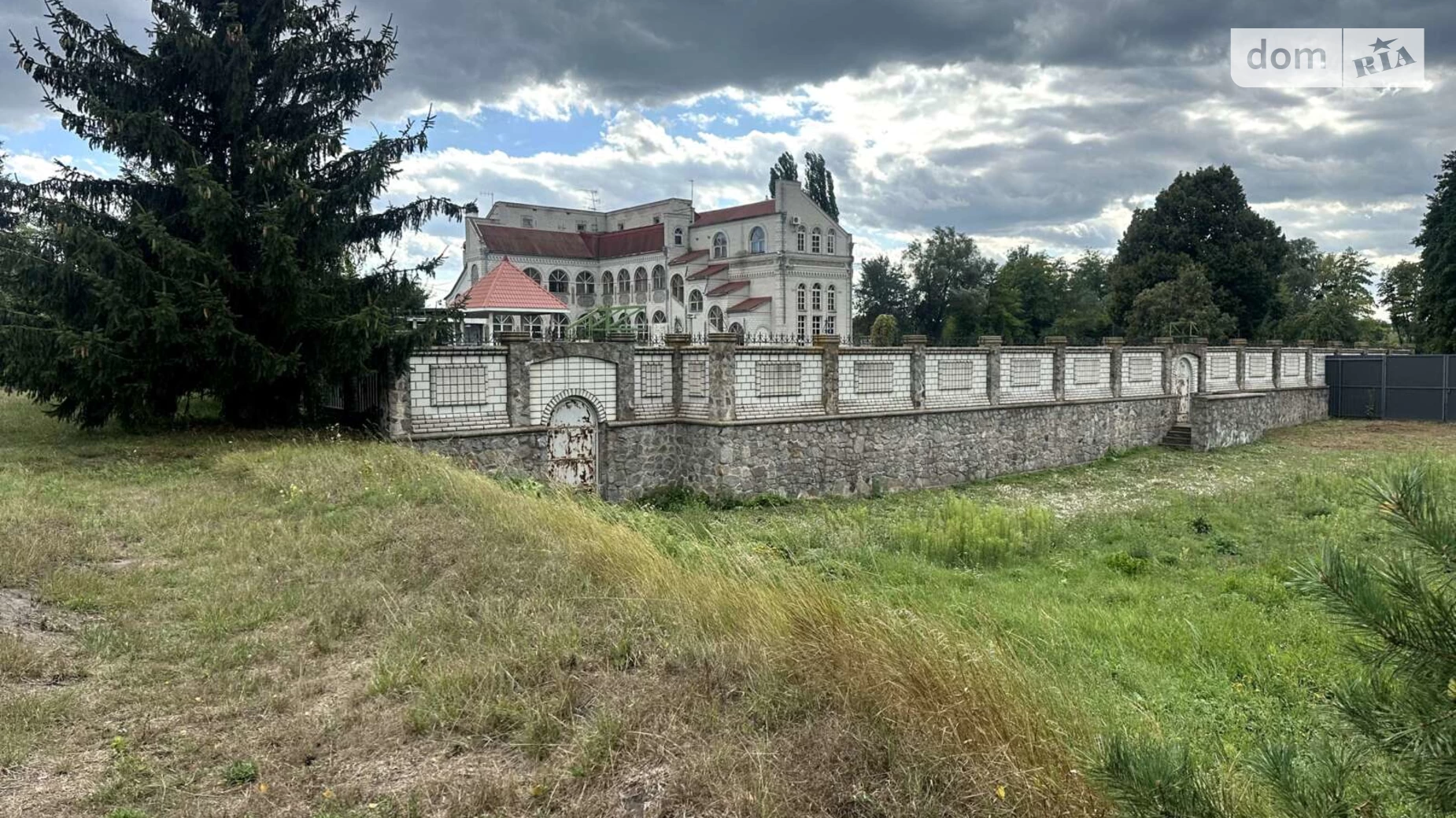 Продается дом на 3 этажа 3500 кв. м с балконом, цена: 400000 $ - фото 4