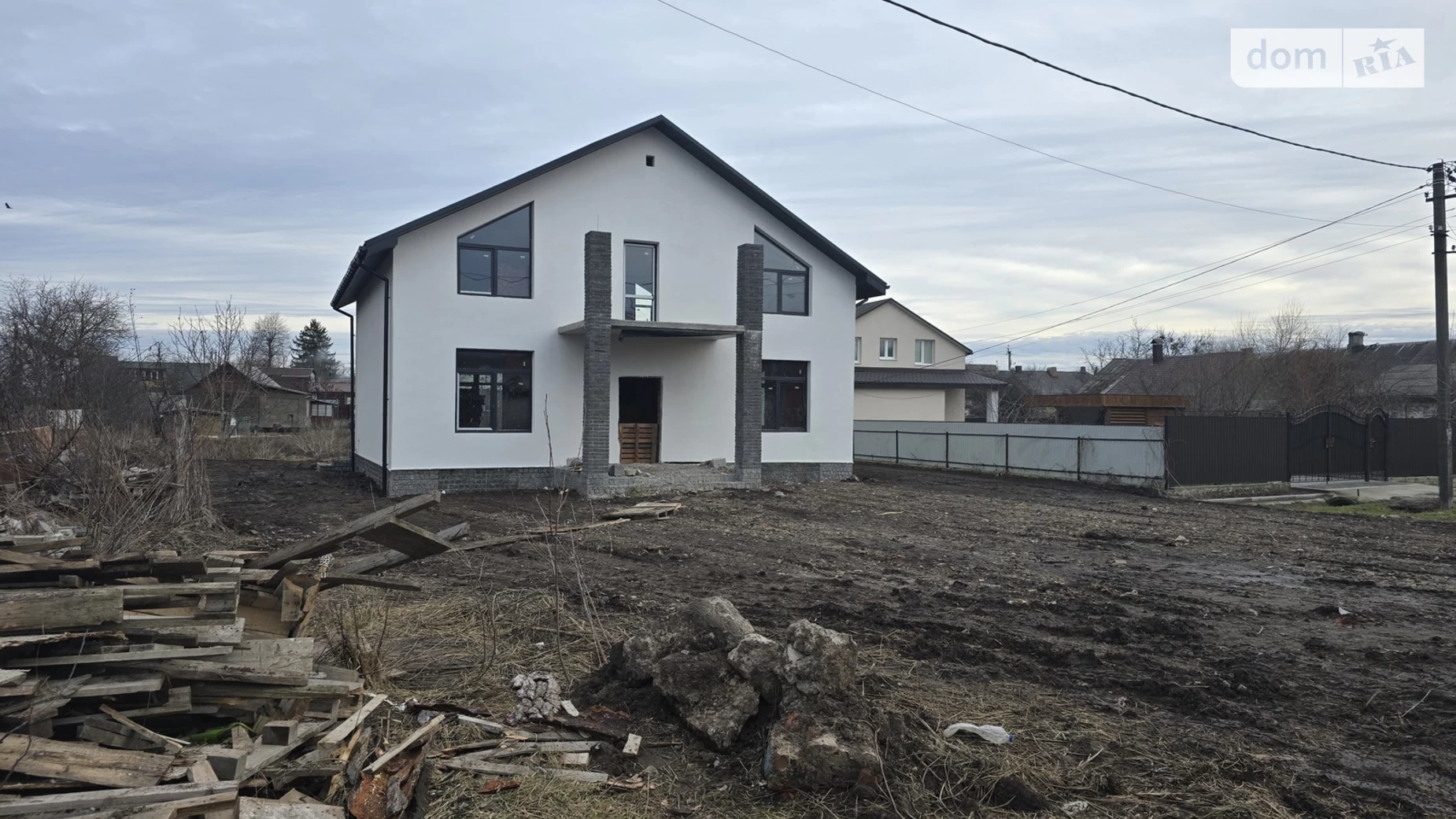 Продается дом на 2 этажа 200 кв. м с бассейном, цена: 110000 $ - фото 2
