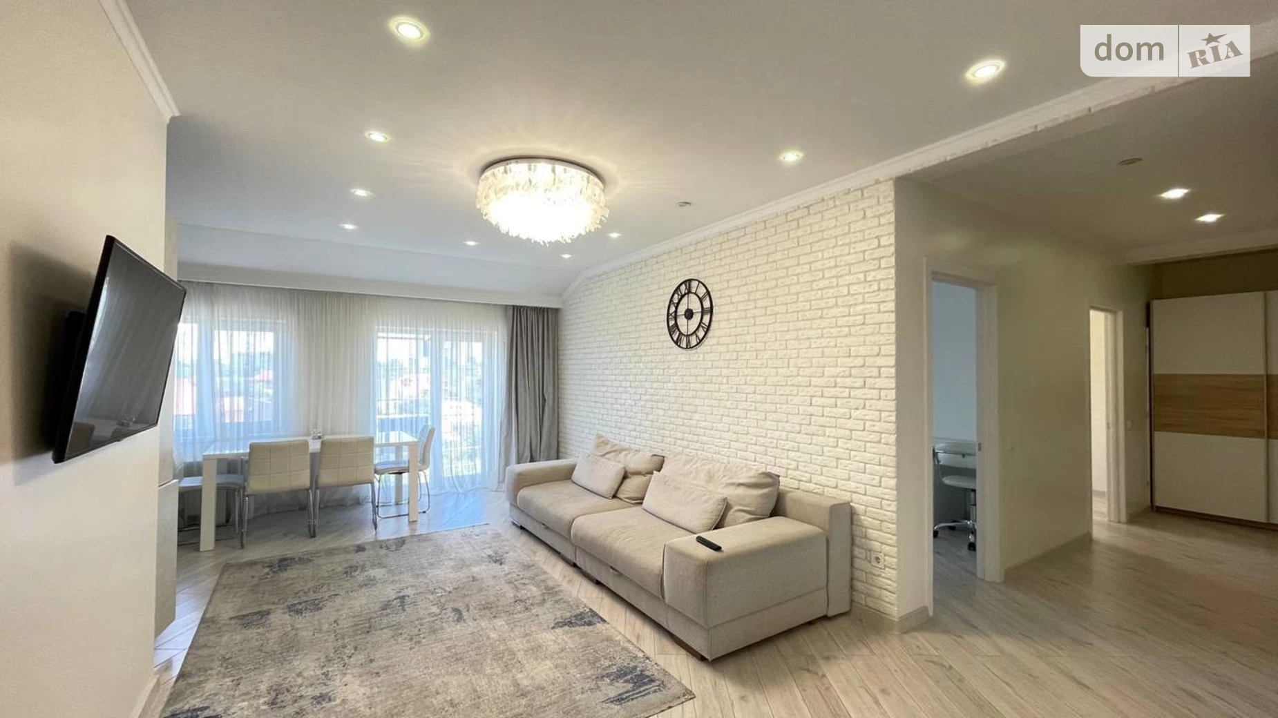 Продається 2-кімнатна квартира 67.7 кв. м у Одесі, вул. Бригадна - фото 2