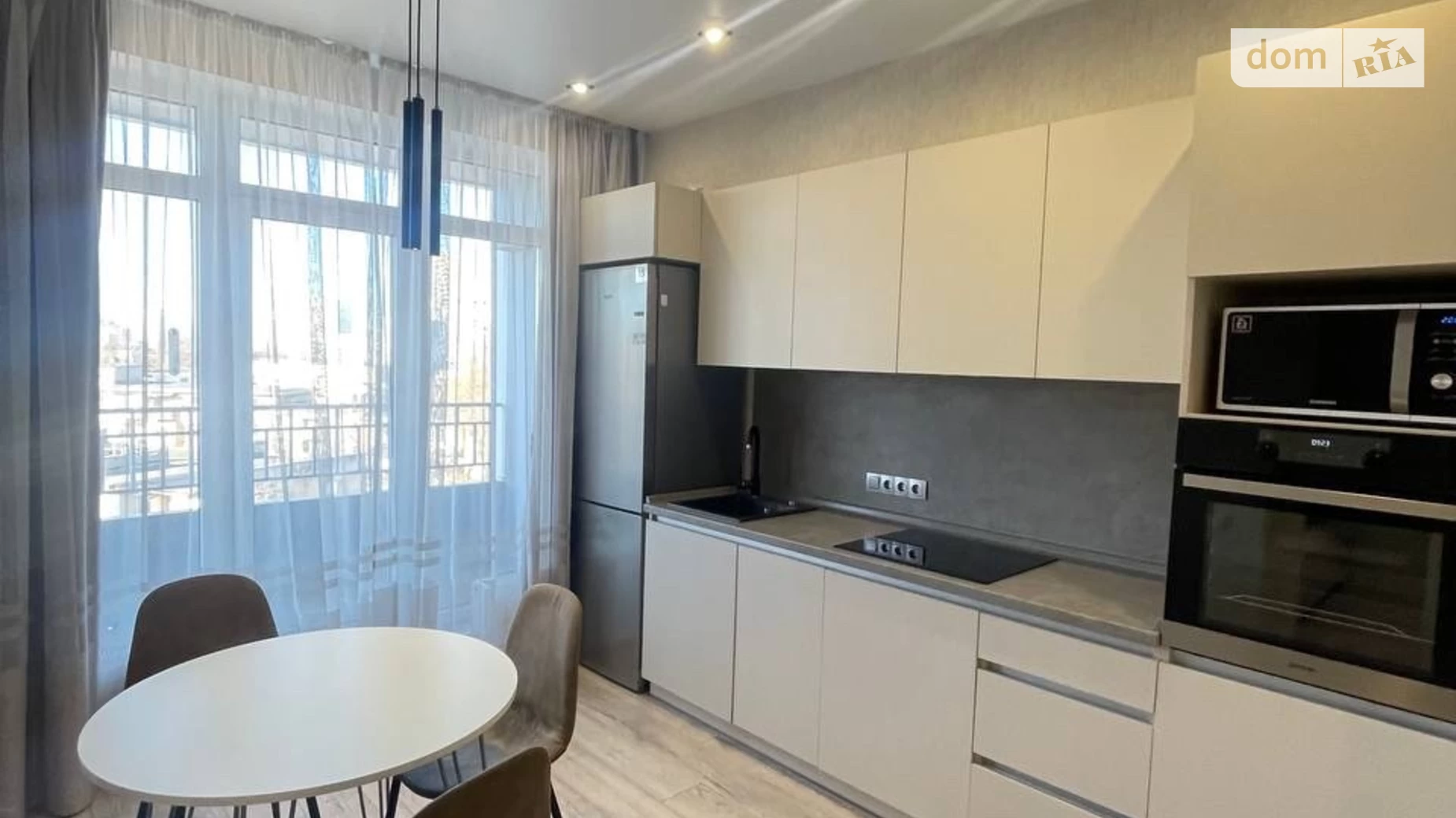 Продається 1-кімнатна квартира 46.7 кв. м у Одесі, просп. Гагаріна, 19А - фото 2