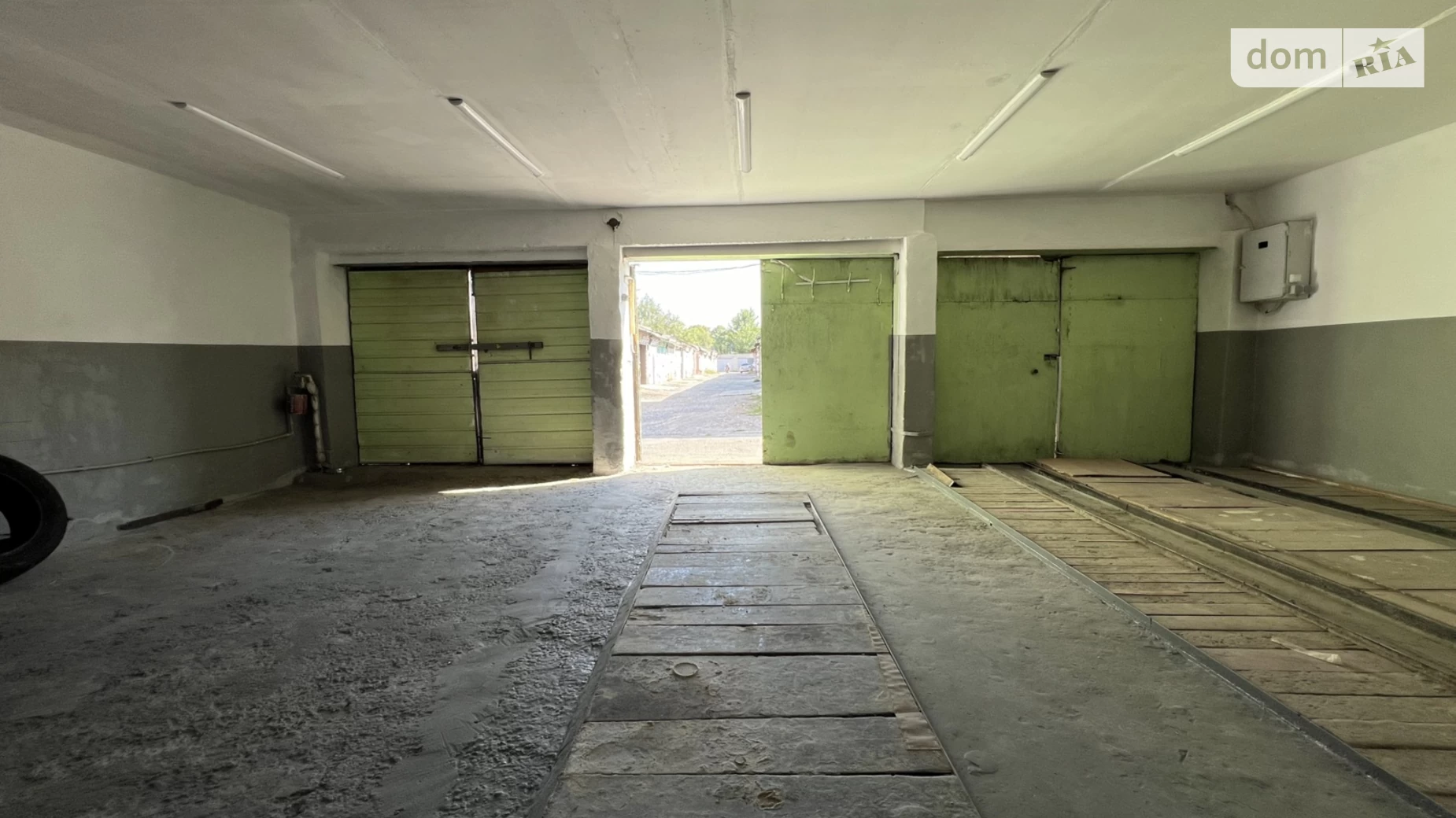 Продается отдельно стоящий гараж универсальный на 47 кв. м, цена: 16000 $ - фото 2