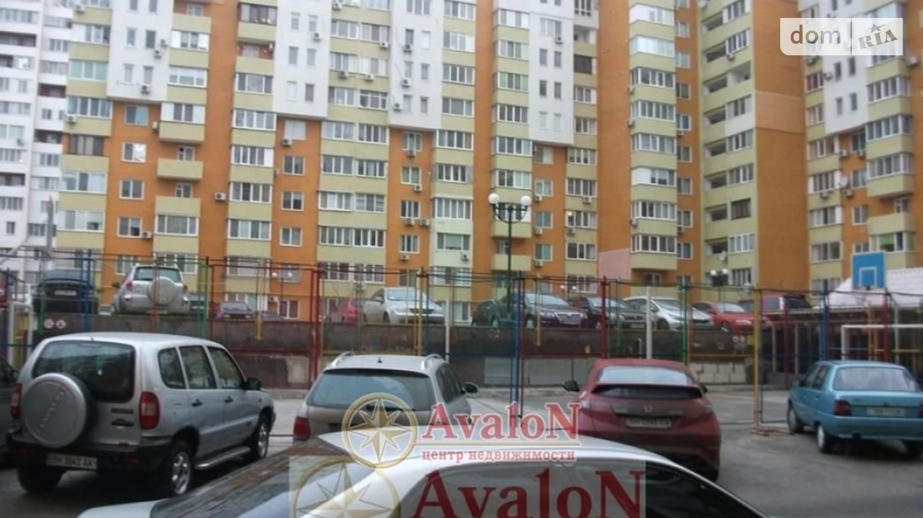Продається 3-кімнатна квартира 104 кв. м у Одесі, вул. Академіка Сахарова, 36 - фото 2