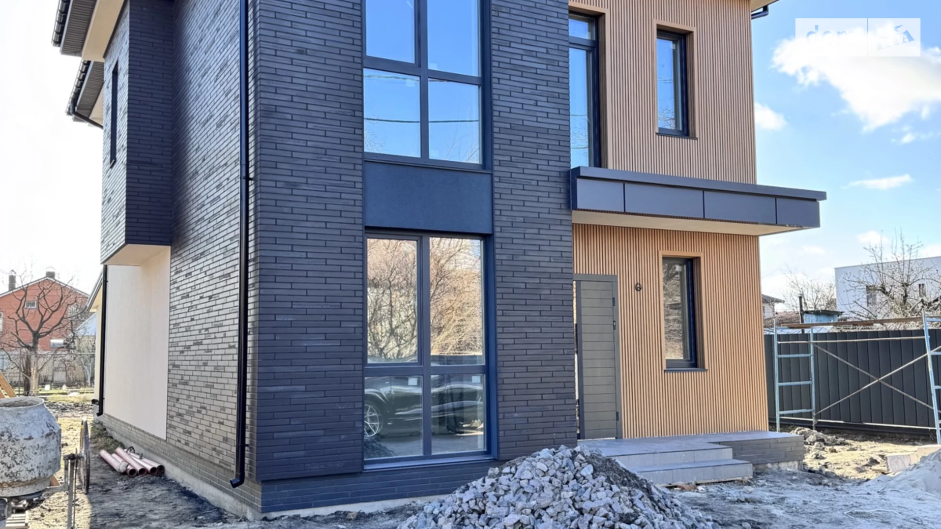 Продается дом на 2 этажа 215 кв. м с участком, цена: 210000 $ - фото 3
