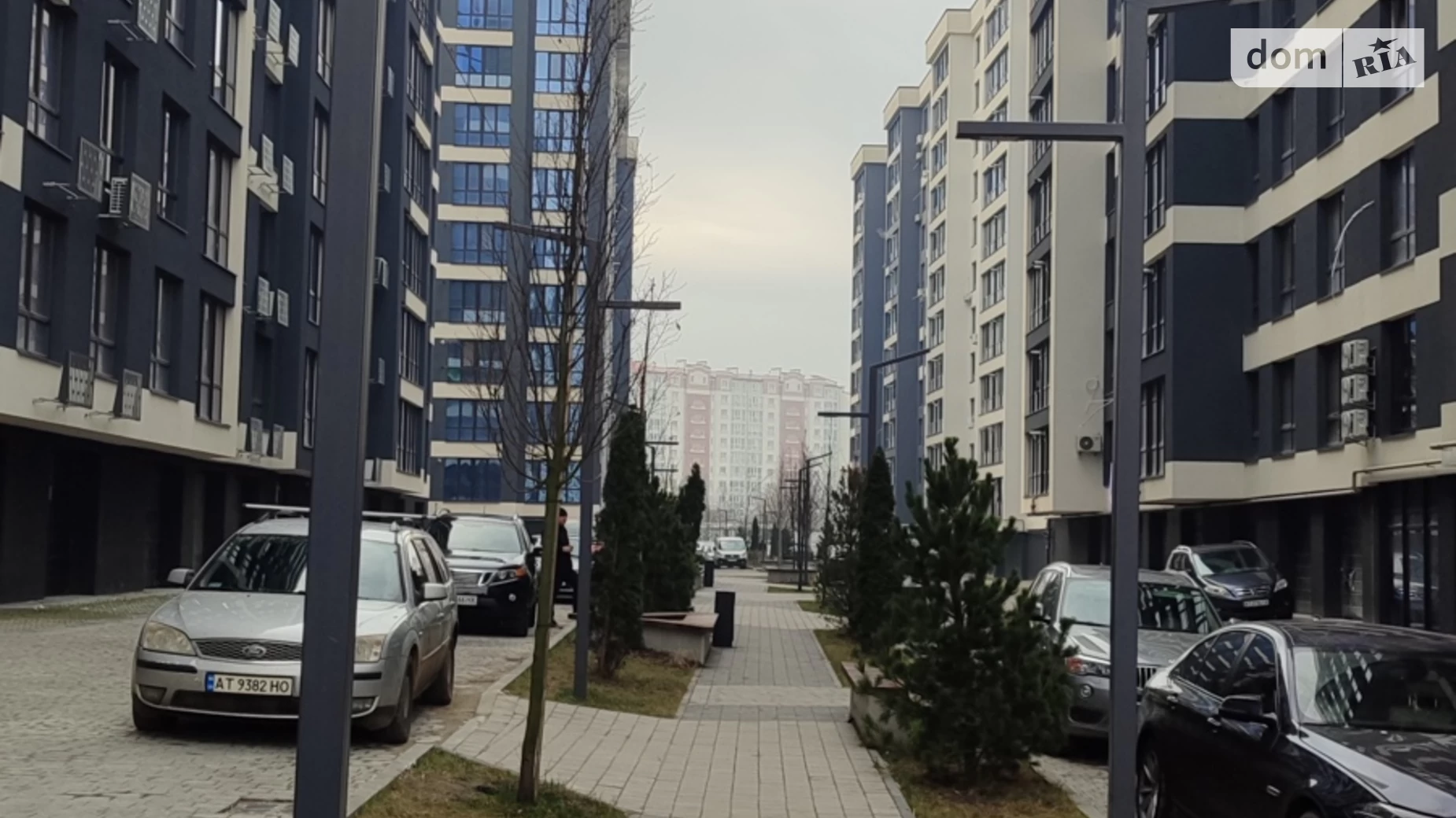Продается 1-комнатная квартира 40 кв. м в Ивано-Франковске, ул. Химиков, 28 - фото 3