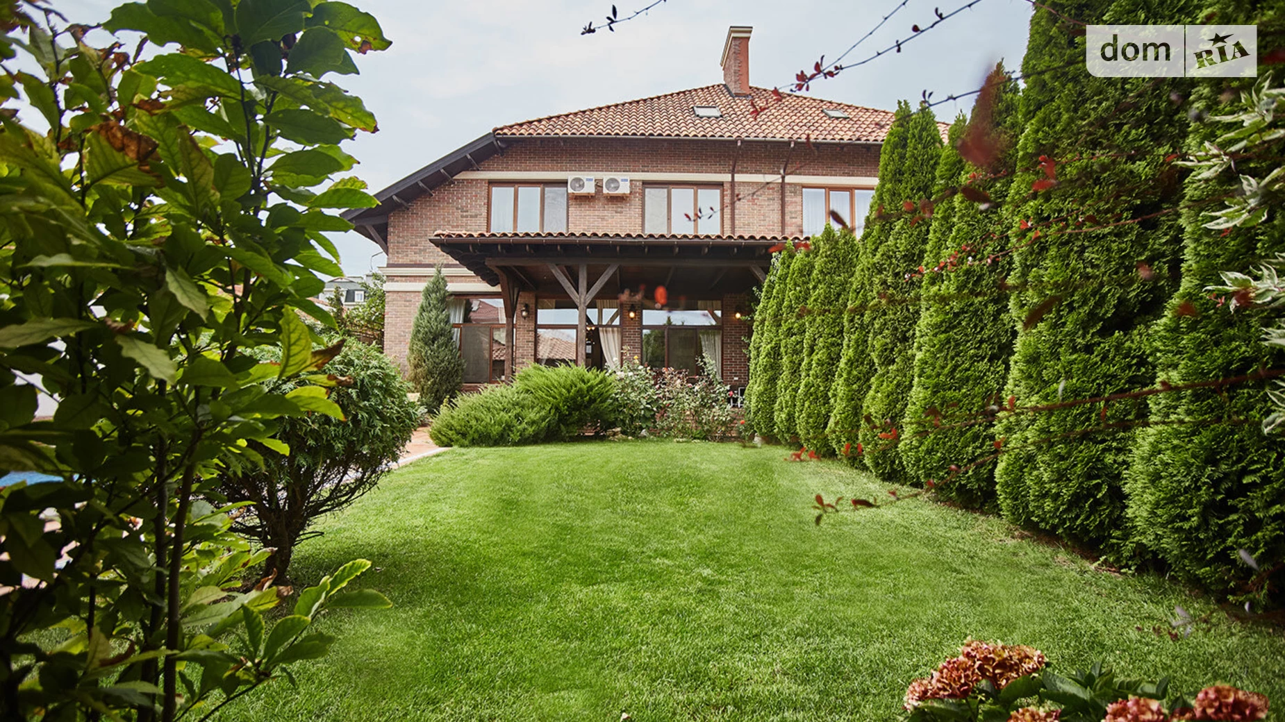 Продается дом на 2 этажа 270 кв. м с камином, цена: 480000 $ - фото 4