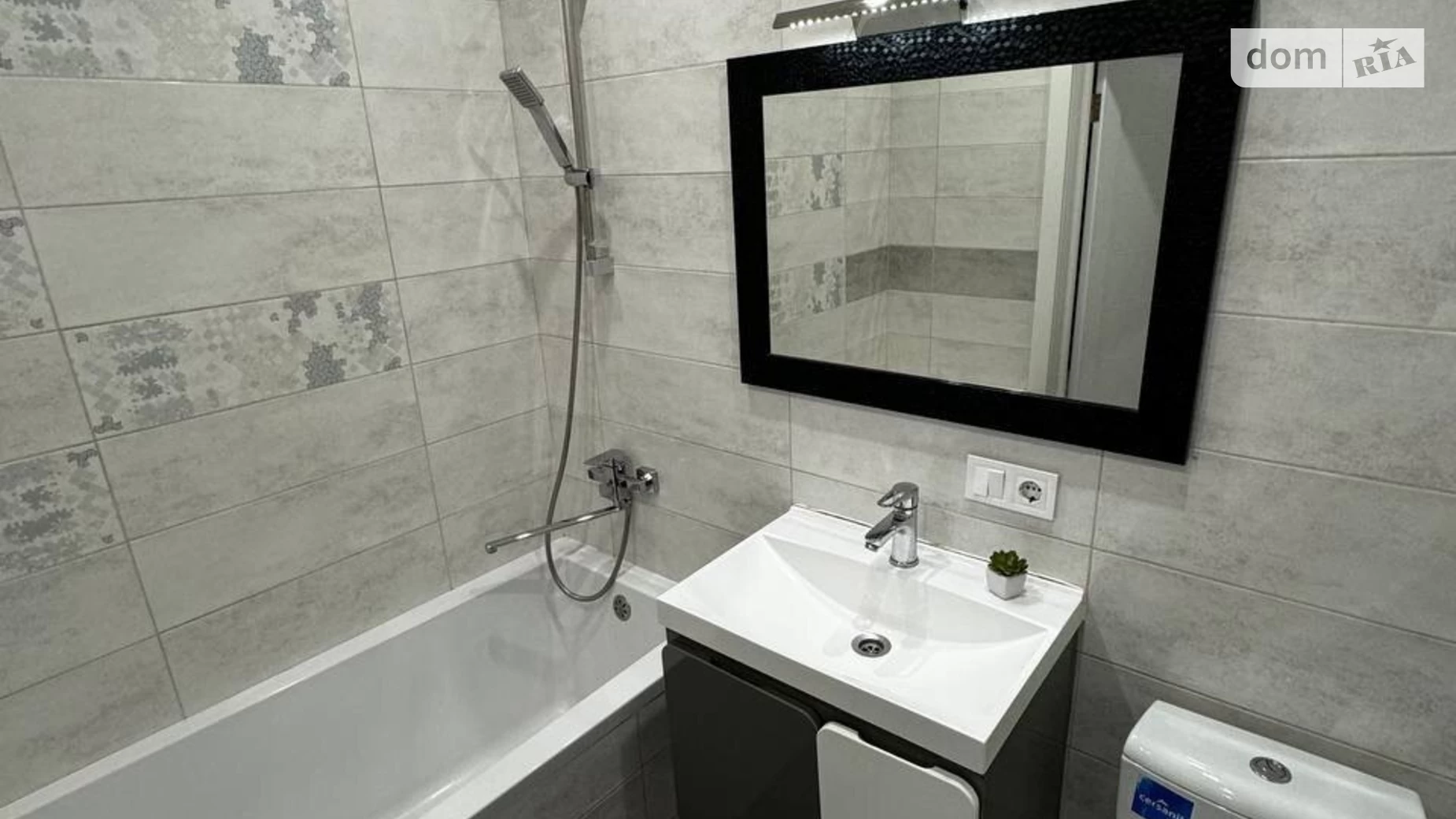 Продается 1-комнатная квартира 39.7 кв. м в, цена: 62000 $ - фото 2