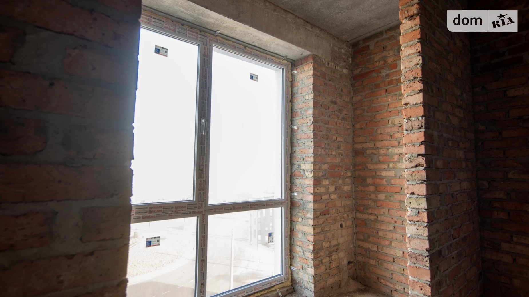 Продается 1-комнатная квартира 46 кв. м в Ровно, ул. Соборная, 289А - фото 2