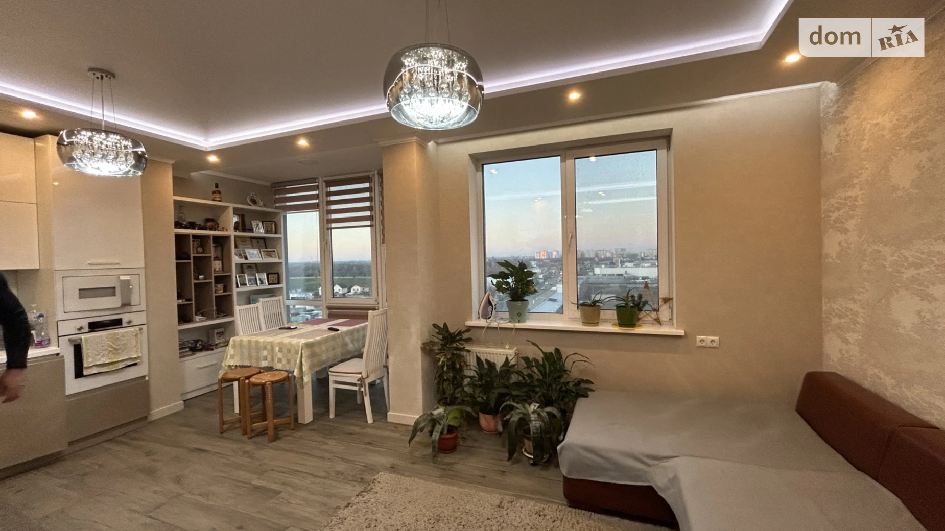 Продается 3-комнатная квартира 76 кв. м в Лиманке, просп. Небесной Сотни, 111 - фото 2