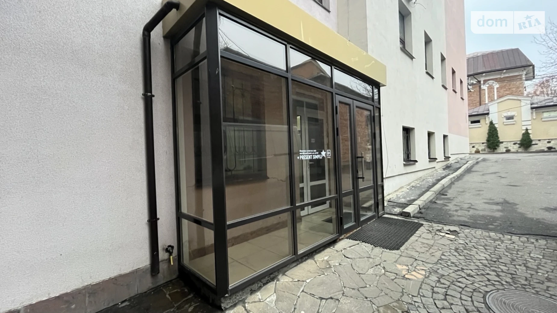 Сдается в аренду помещения свободного назначения 107 кв. м в 5-этажном здании, цена: 37500 грн - фото 4