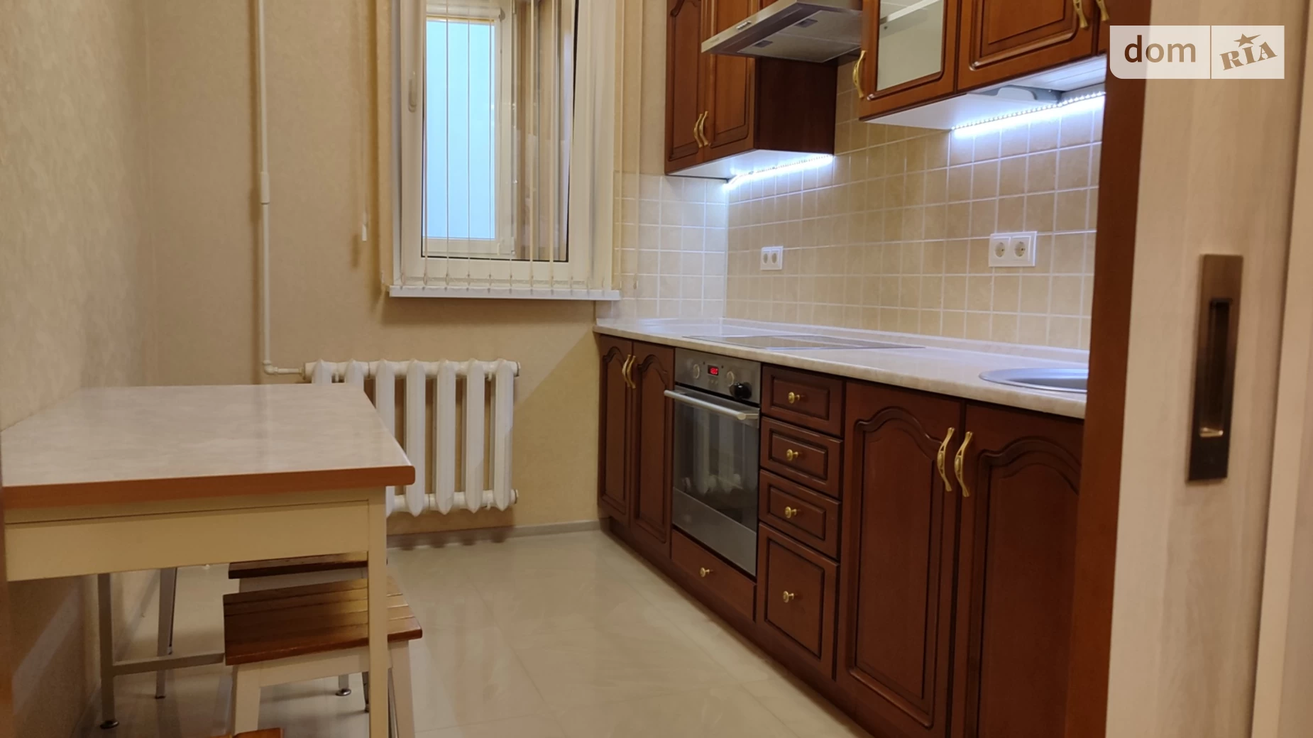 Продается 2-комнатная квартира 52 кв. м в Одессе, ул. Инглези, 3/1 - фото 2