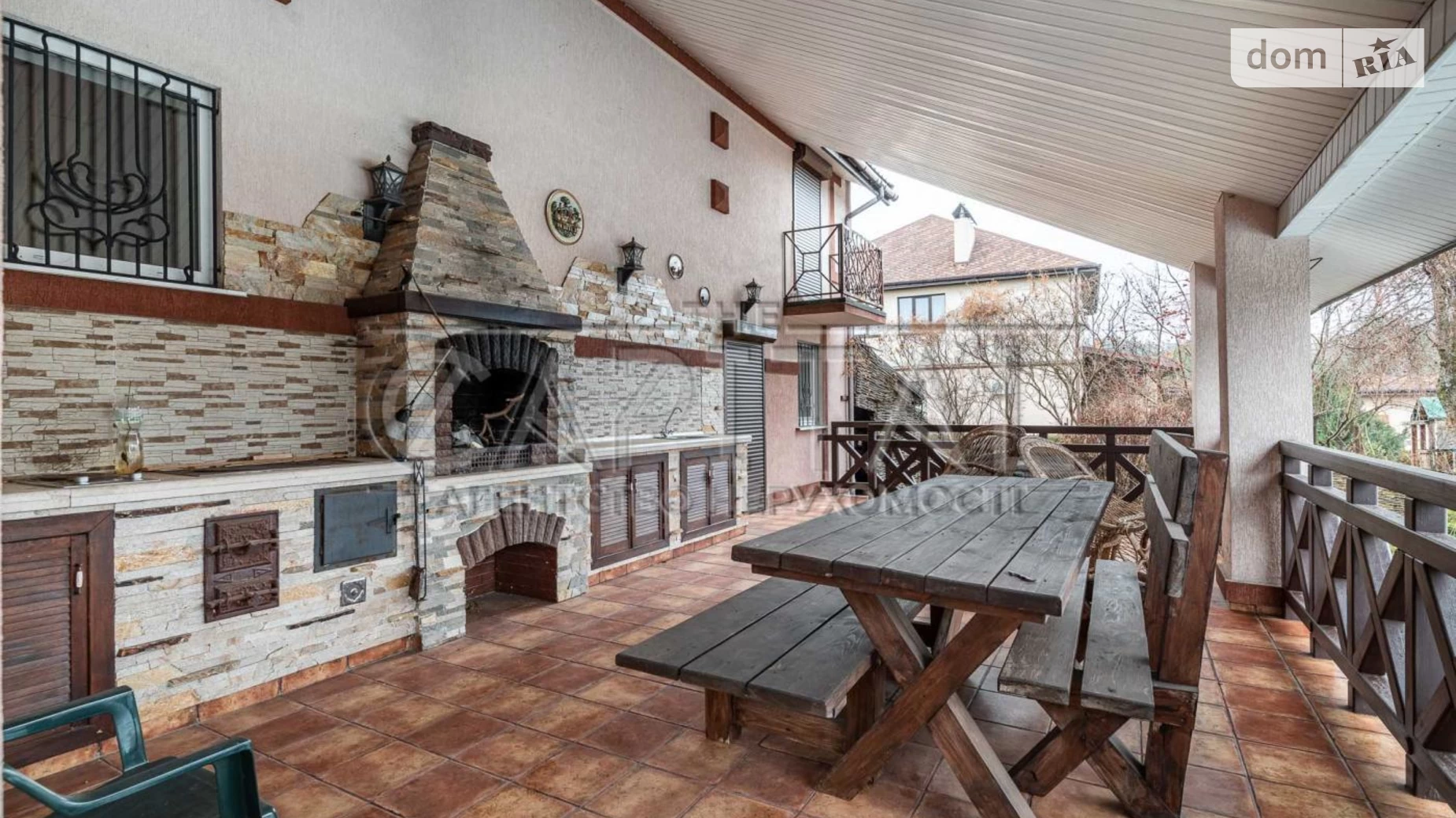 Продается дом на 2 этажа 303.8 кв. м с камином, цена: 250000 $ - фото 2