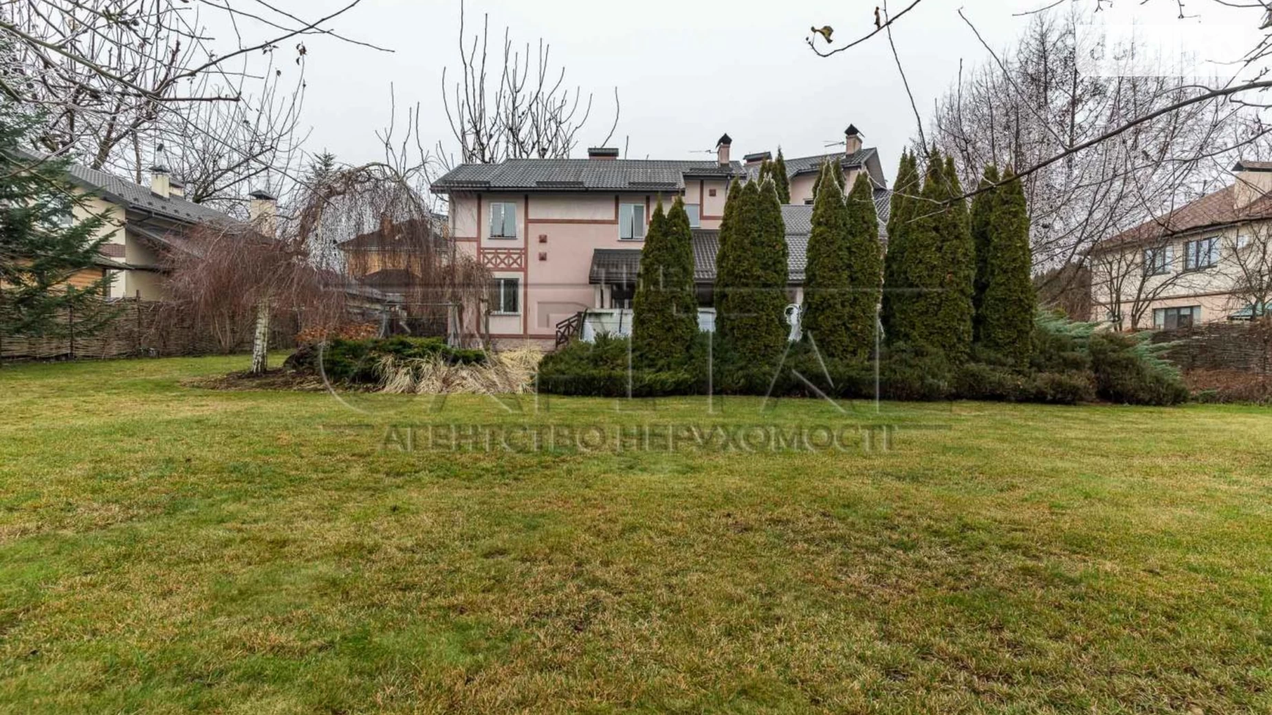 Продается дом на 2 этажа 303.8 кв. м с садом, цена: 250000 $ - фото 3