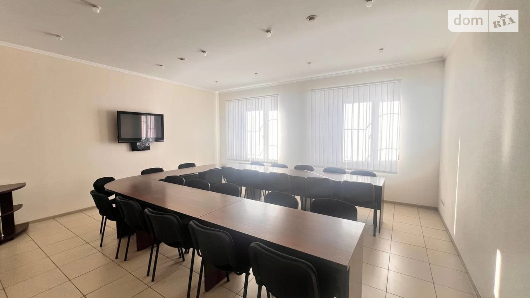 Здається в оренду офіс 325 кв. м в бізнес-центрі, цена: 42250 грн - фото 3