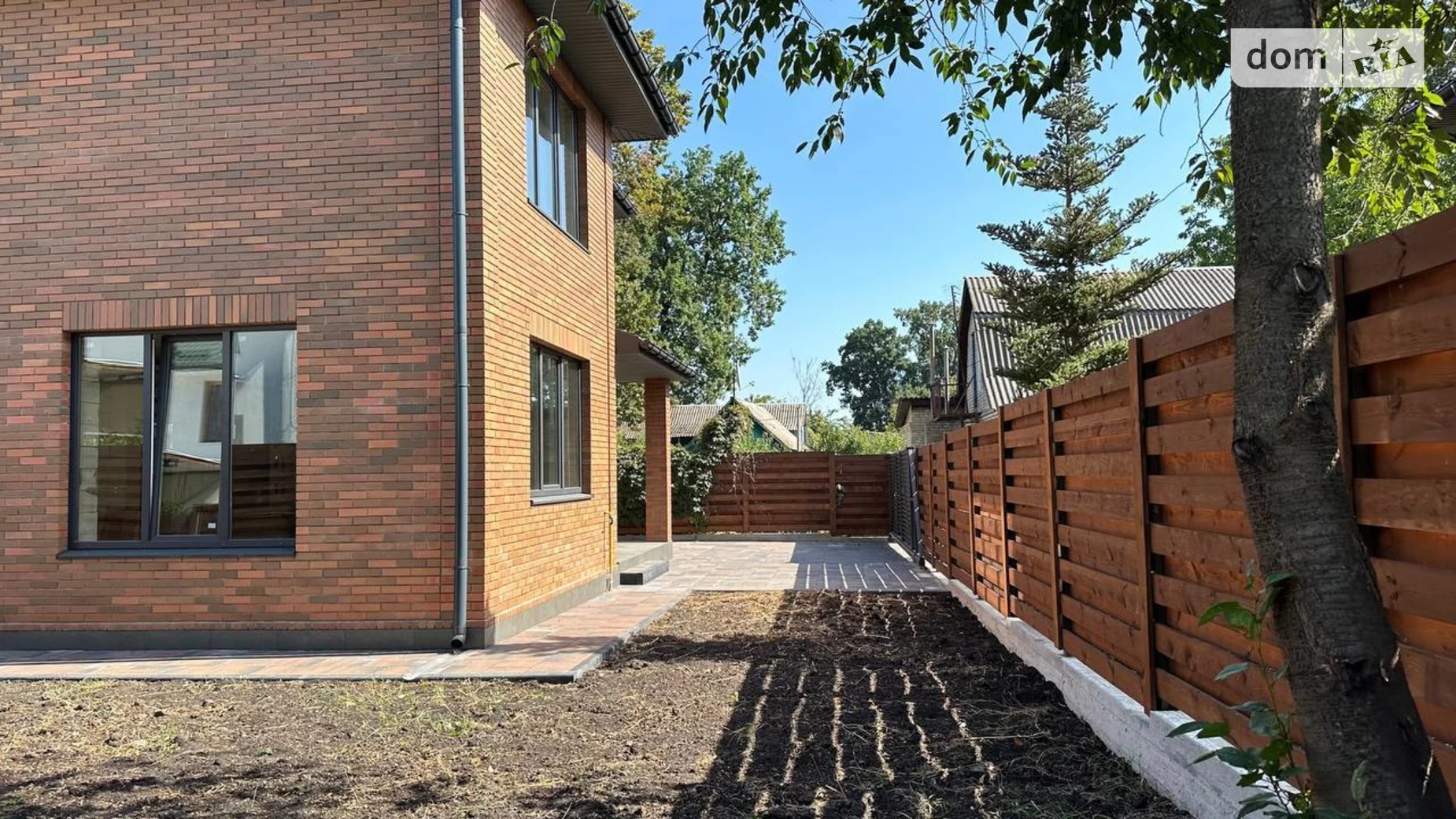 Продается дом на 2 этажа 130 кв. м с участком, цена: 150000 $ - фото 4