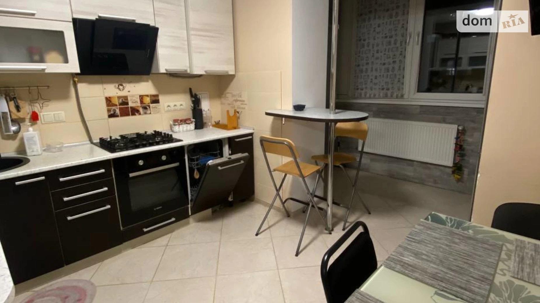Продается 2-комнатная квартира 61.7 кв. м в Ивано-Франковске, ул. Поточная, 1Д - фото 2