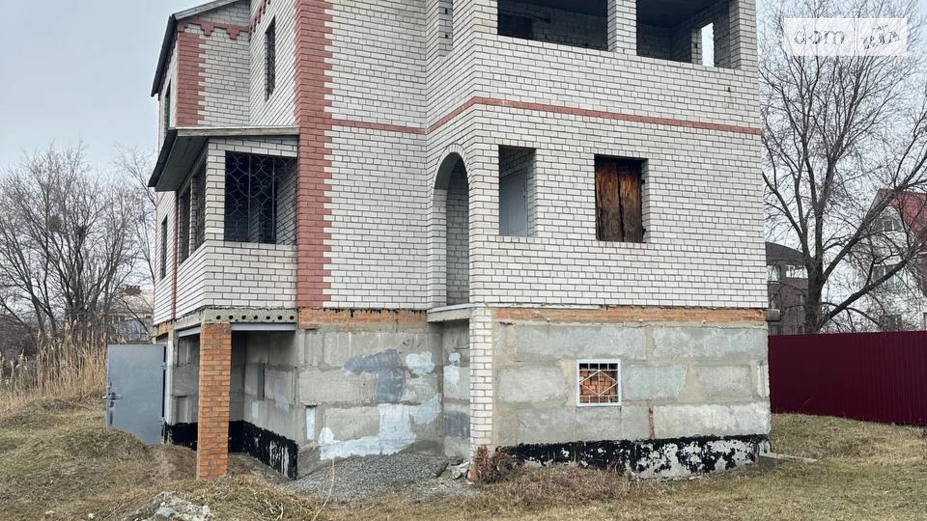 Продается дом на 3 этажа 224.2 кв. м с баней/сауной, цена: 44000 $ - фото 2