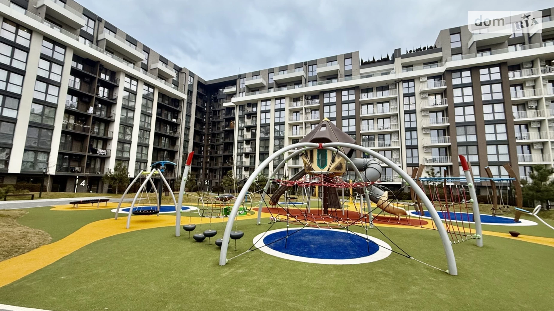 Продается 1-комнатная квартира 44 кв. м в Ужгороде, ул. Легоцкого, 80 корпус 6 - фото 2
