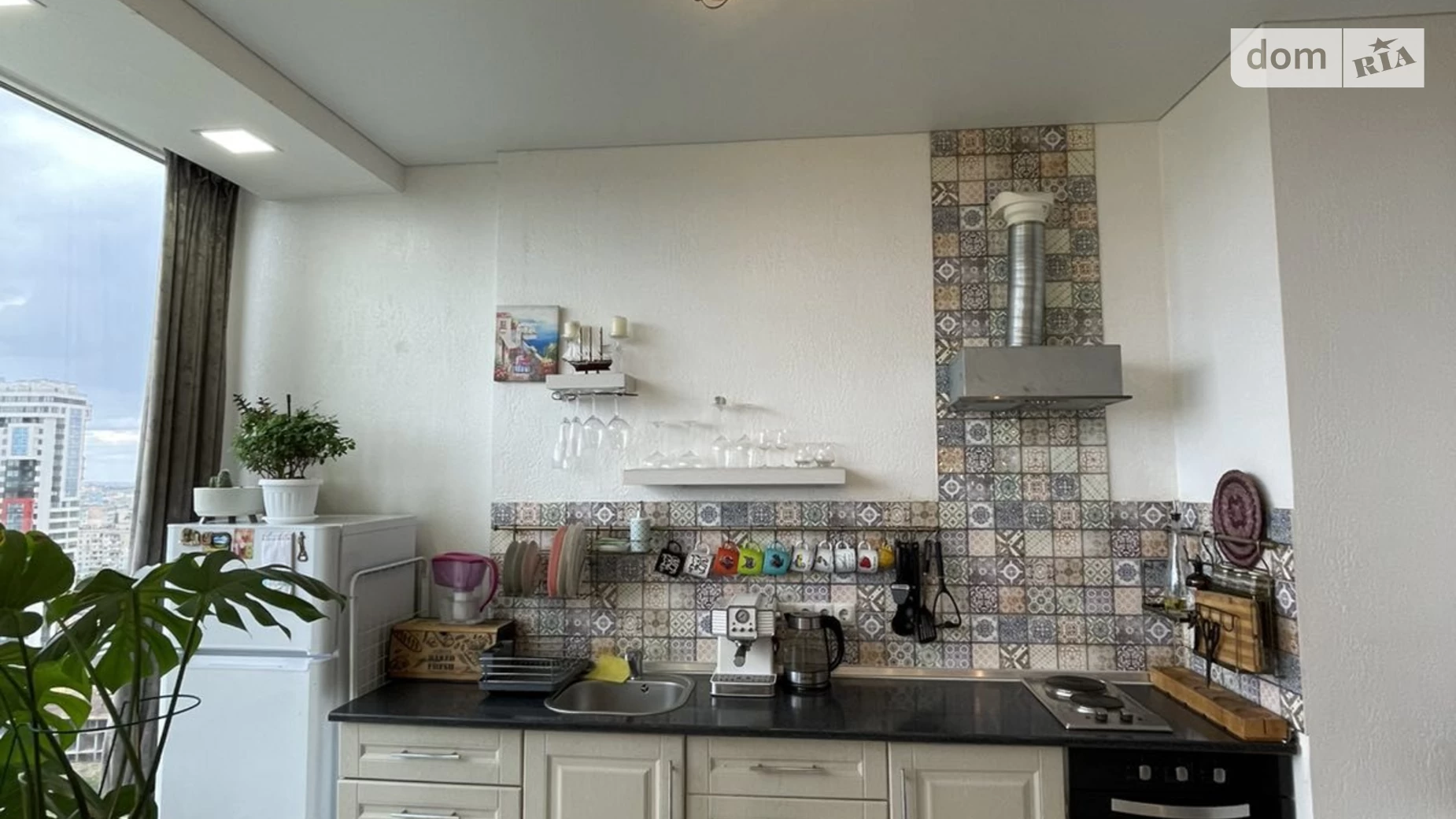 Продається 1-кімнатна квартира 46.6 кв. м у Одесі, вул. Перлинна, 3 - фото 2