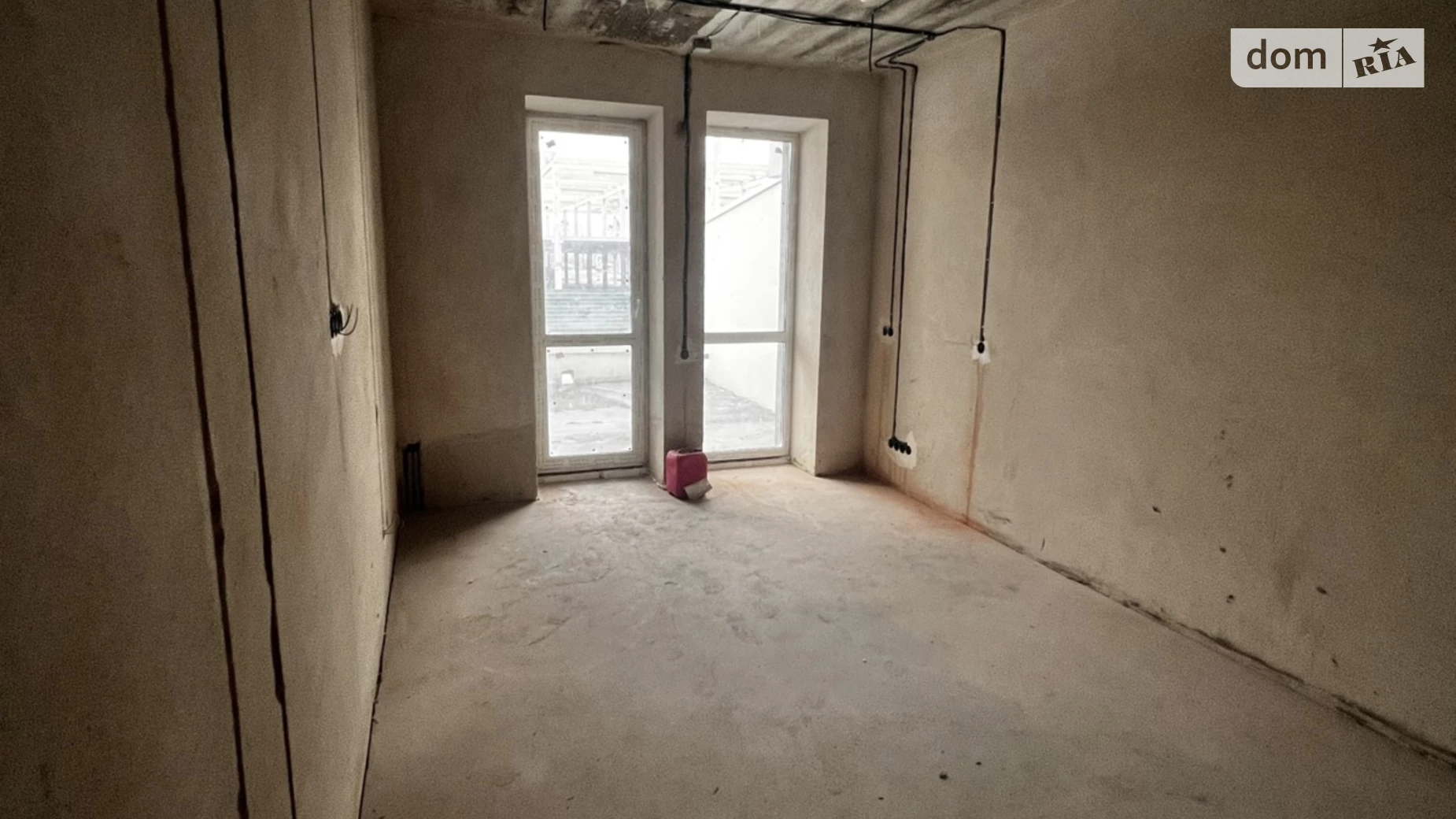 Продается 2-комнатная квартира 70 кв. м в Буче, ул. Амосова, 4 - фото 2