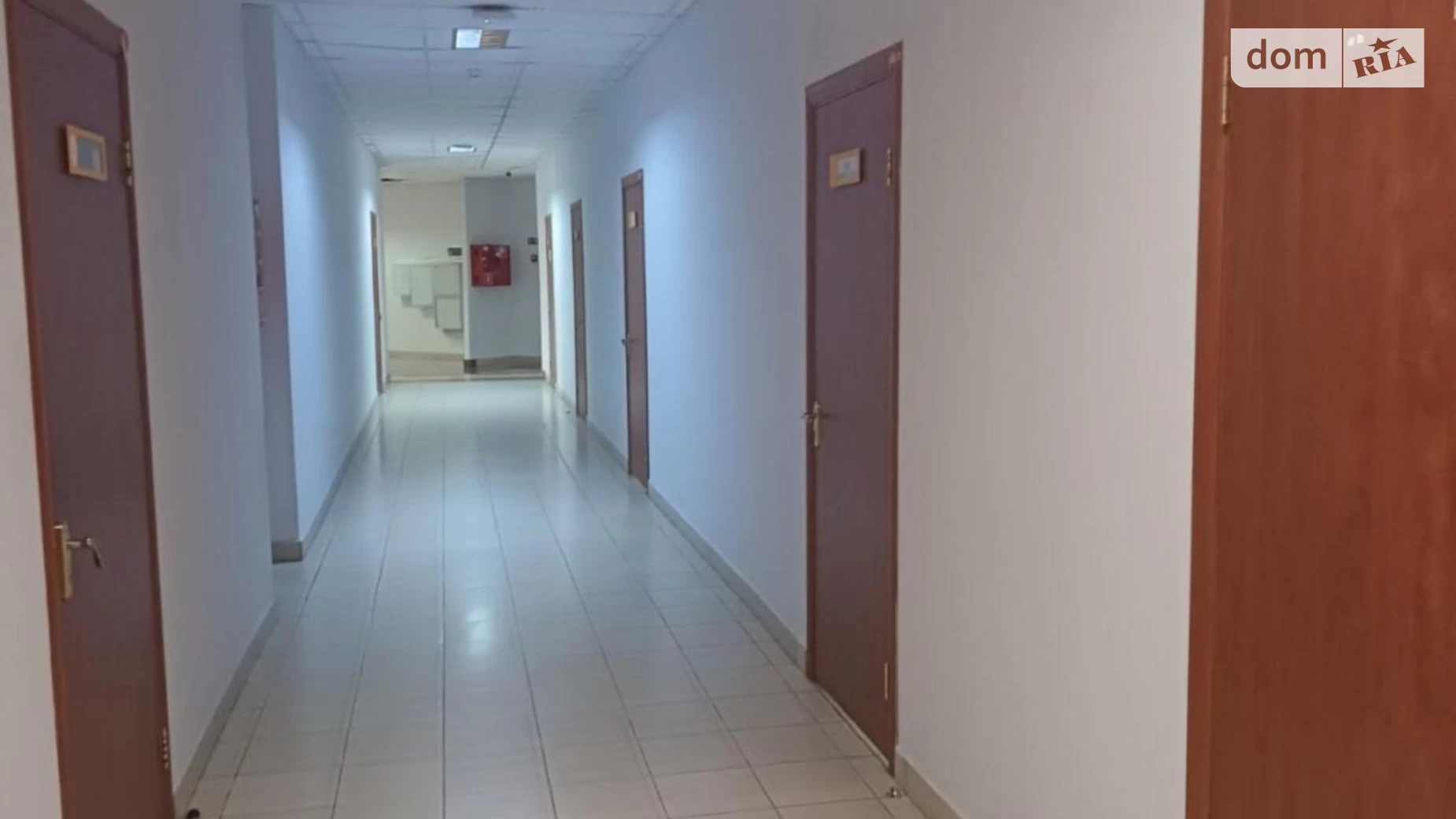 Сдается в аренду офис 84 кв. м в бизнес-центре, цена: 504 $ - фото 2