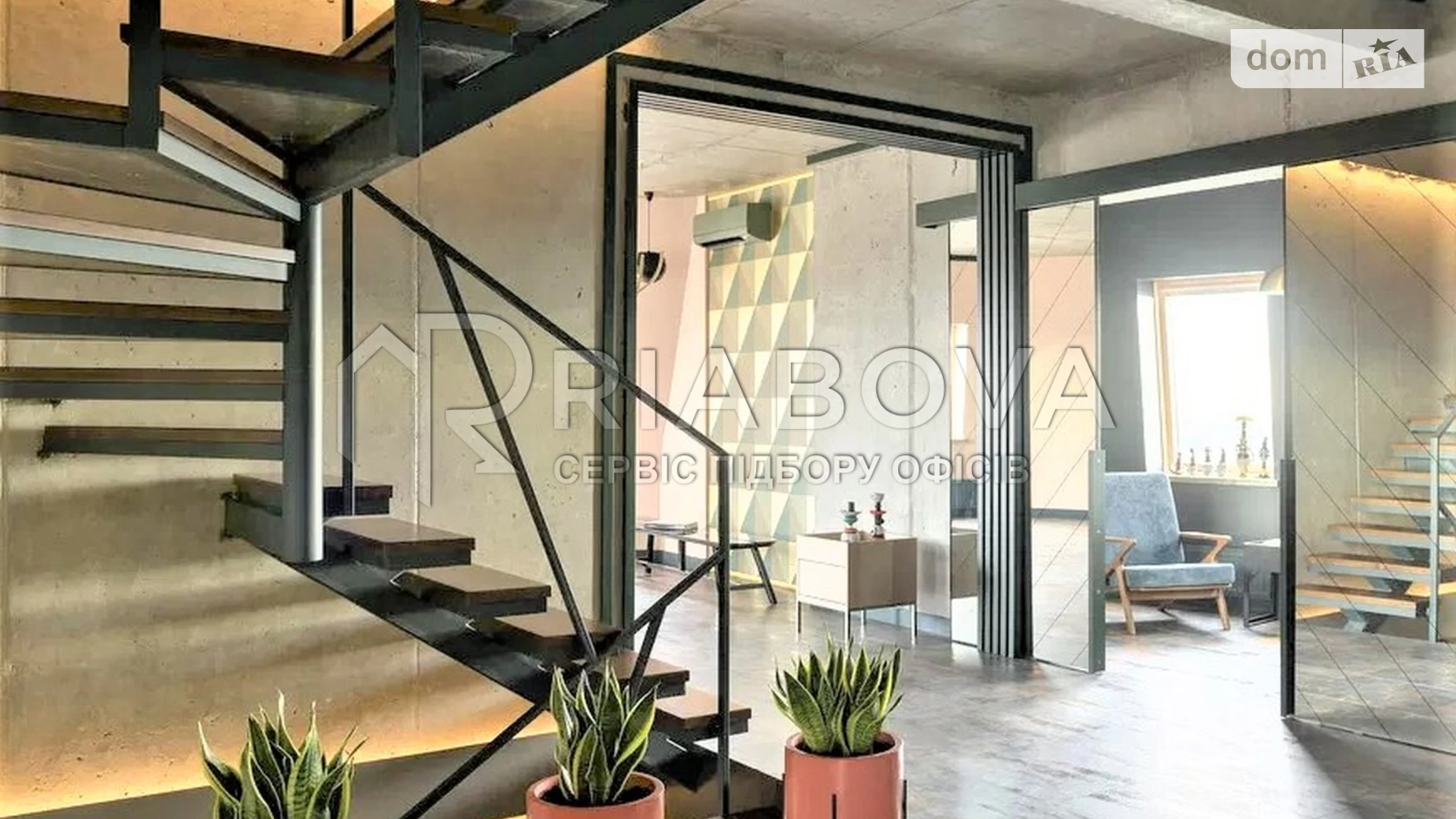 Сдается в аренду офис 264 кв. м в бизнес-центре, цена: 5000 € - фото 2