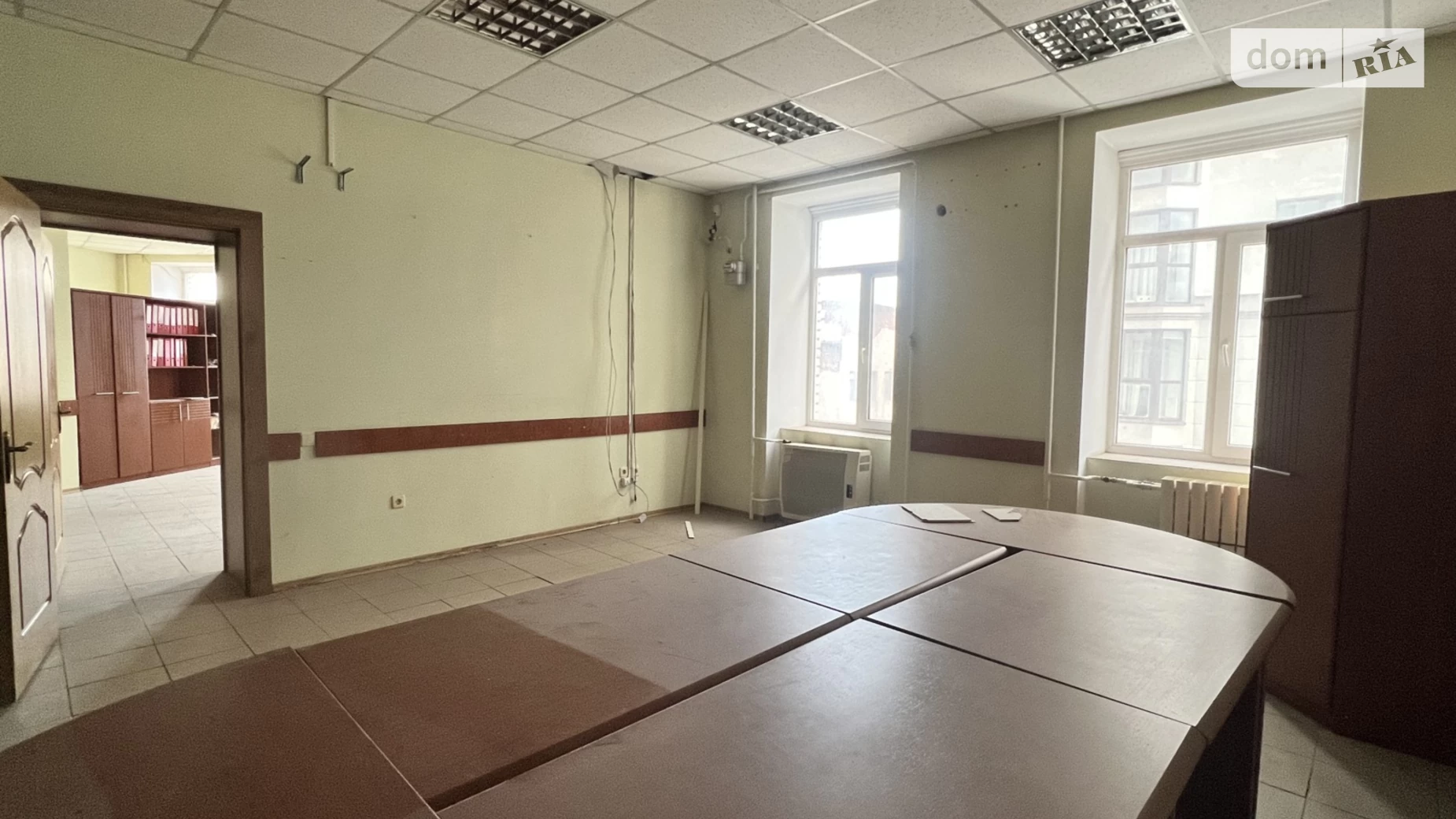 Сдается в аренду офис 71.7 кв. м в бизнес-центре, цена: 6000 грн - фото 2