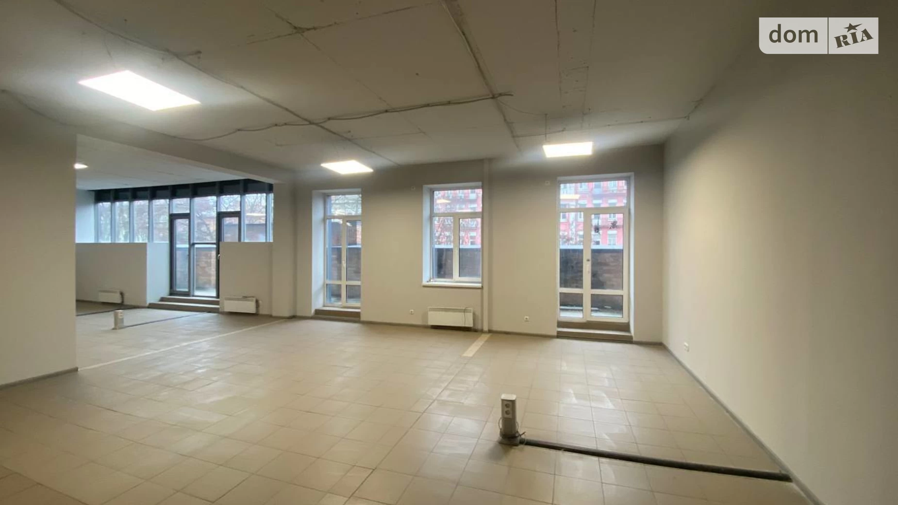 Продається офіс 230 кв. м в бізнес-центрі, цена: 230000 $ - фото 3