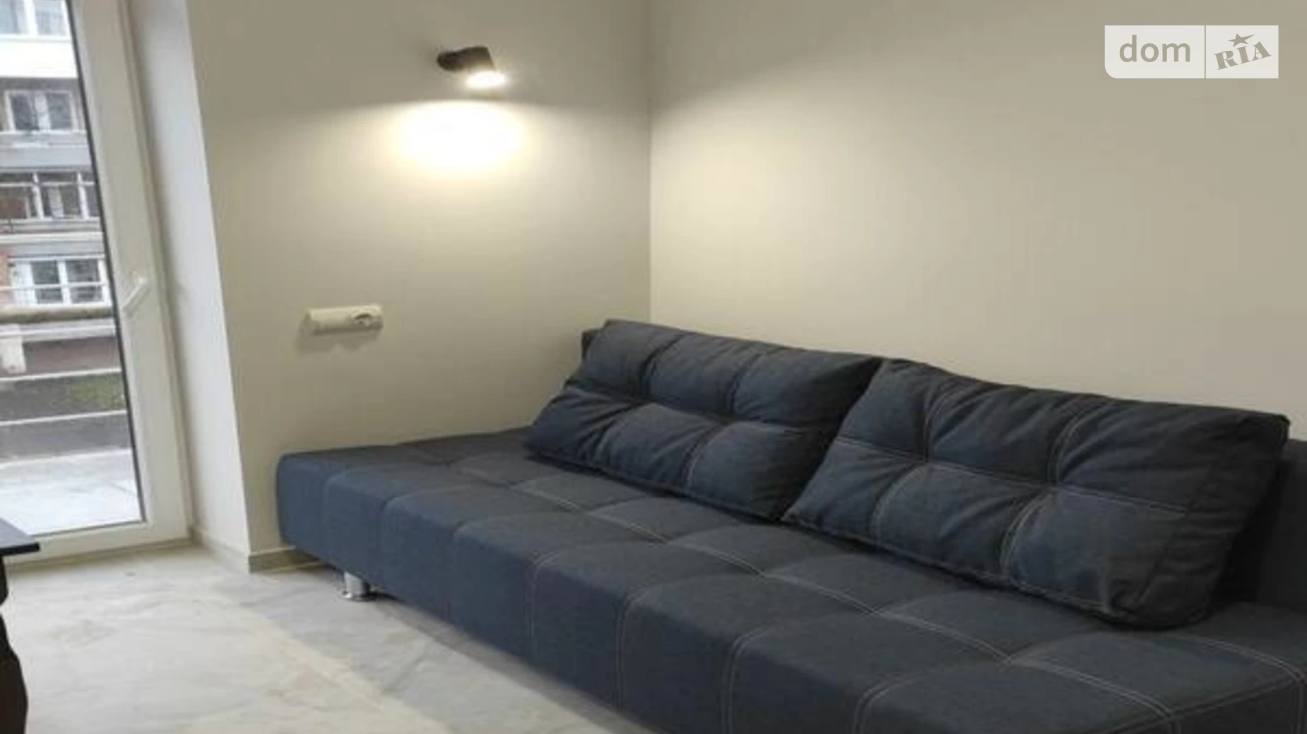 Продается 1-комнатная квартира 43 кв. м в Ужгороде, ул. Федака Владимира, 75 - фото 2