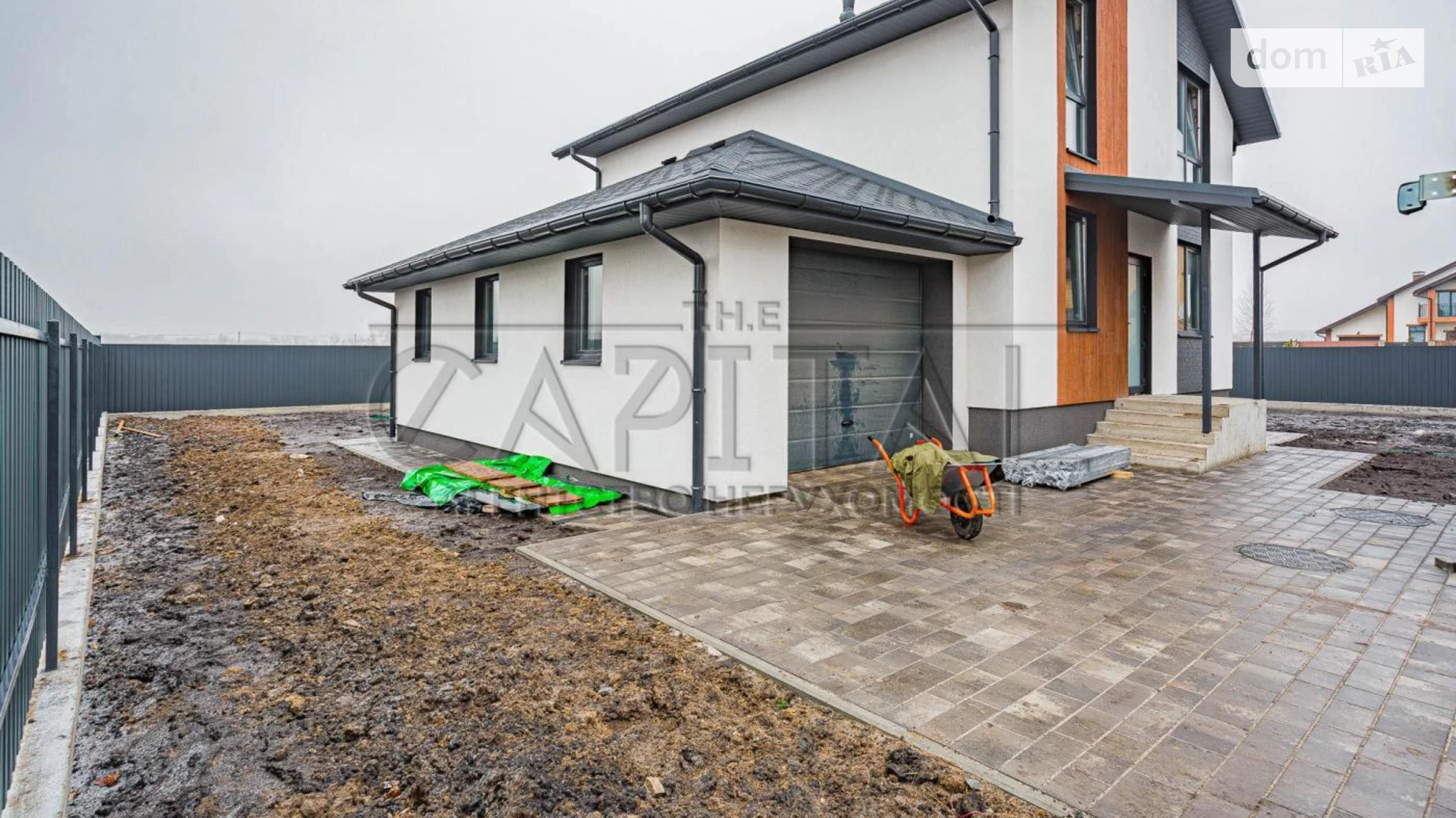 Продается дом на 2 этажа 220 кв. м с камином, цена: 210000 $ - фото 4