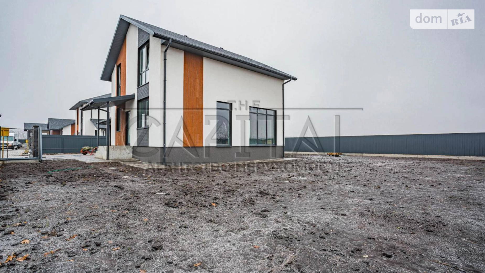 Продается дом на 2 этажа 220 кв. м с камином, цена: 210000 $ - фото 3