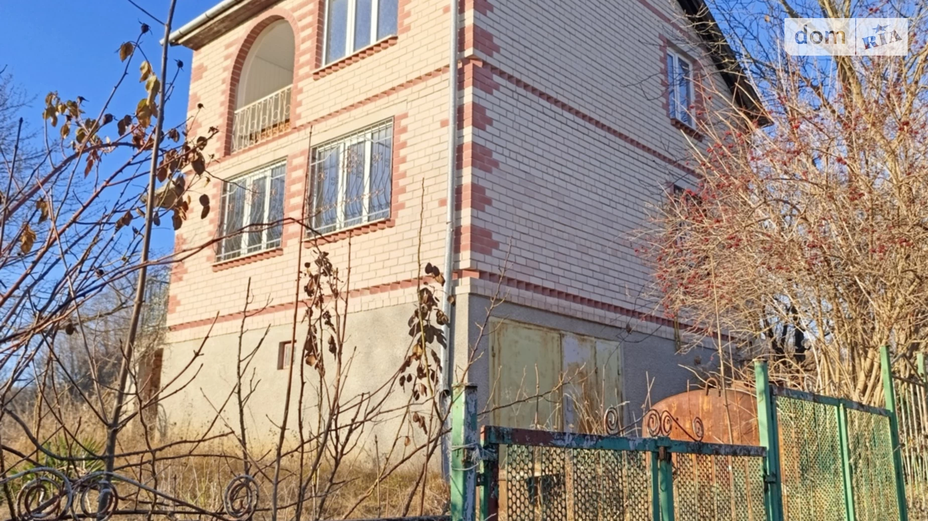 Продается дом на 2 этажа 100 кв. м с гаражом, цена: 45000 $ - фото 2